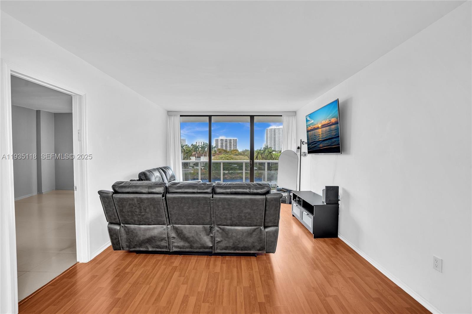 3675 N Country Clb Dr #410 Aventura, FL 33180