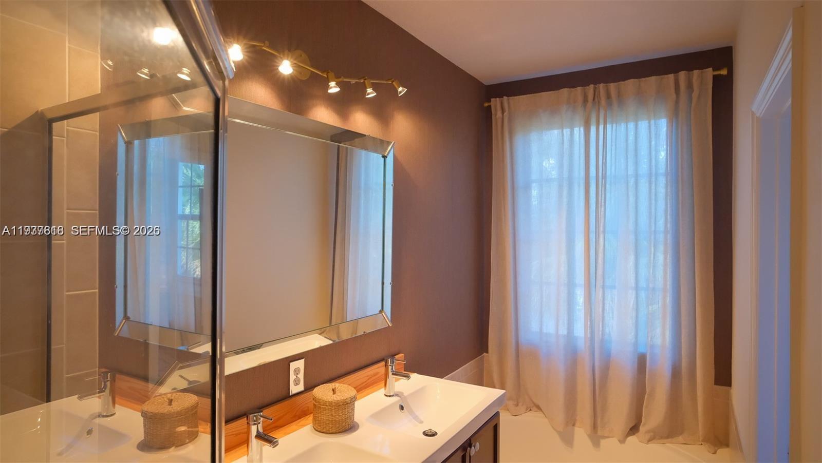 104 Harbors Way Boynton Beach, FL 33435