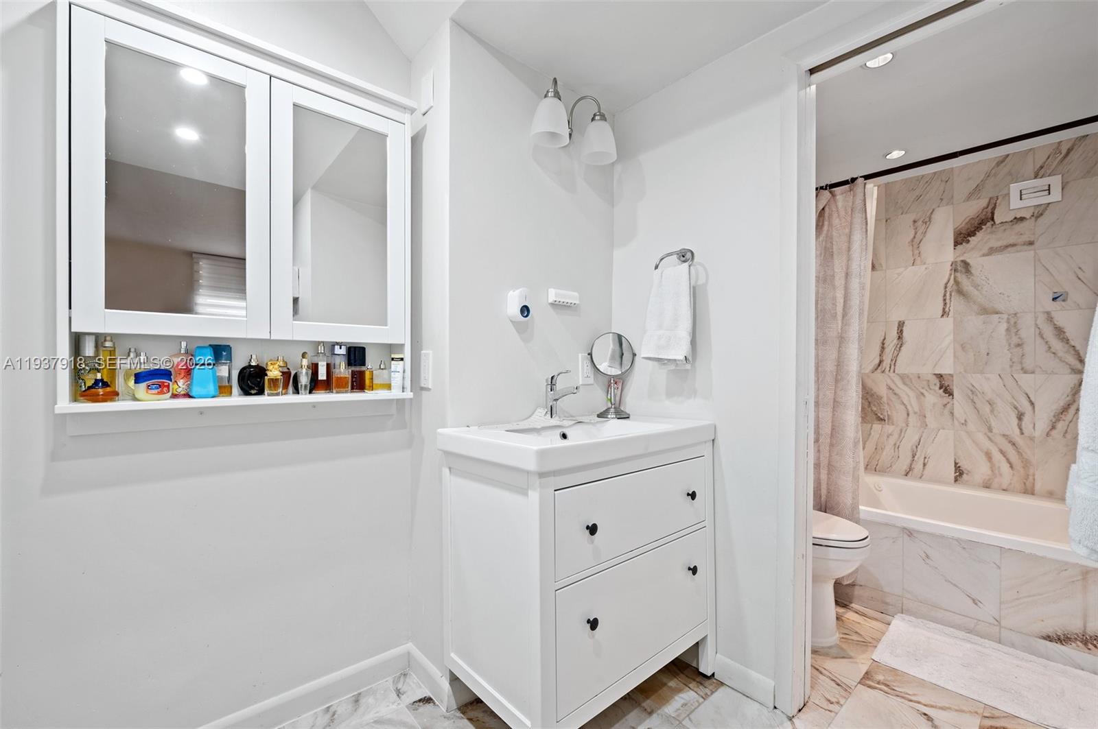 10185 Collins Ave #1211 Bal Harbour, FL 33154