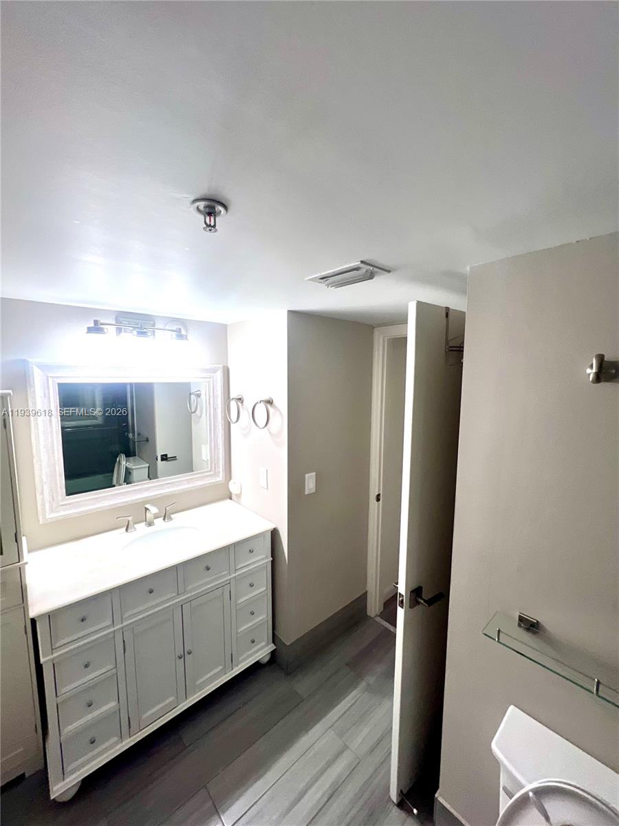 2711 Ocean Clb Blvd #207 Hollywood, FL 33019