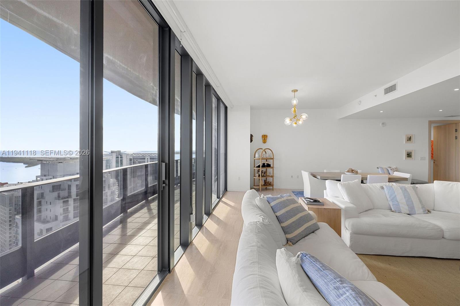 1000 Brickell Plz #PH5403 Miami, FL 33131