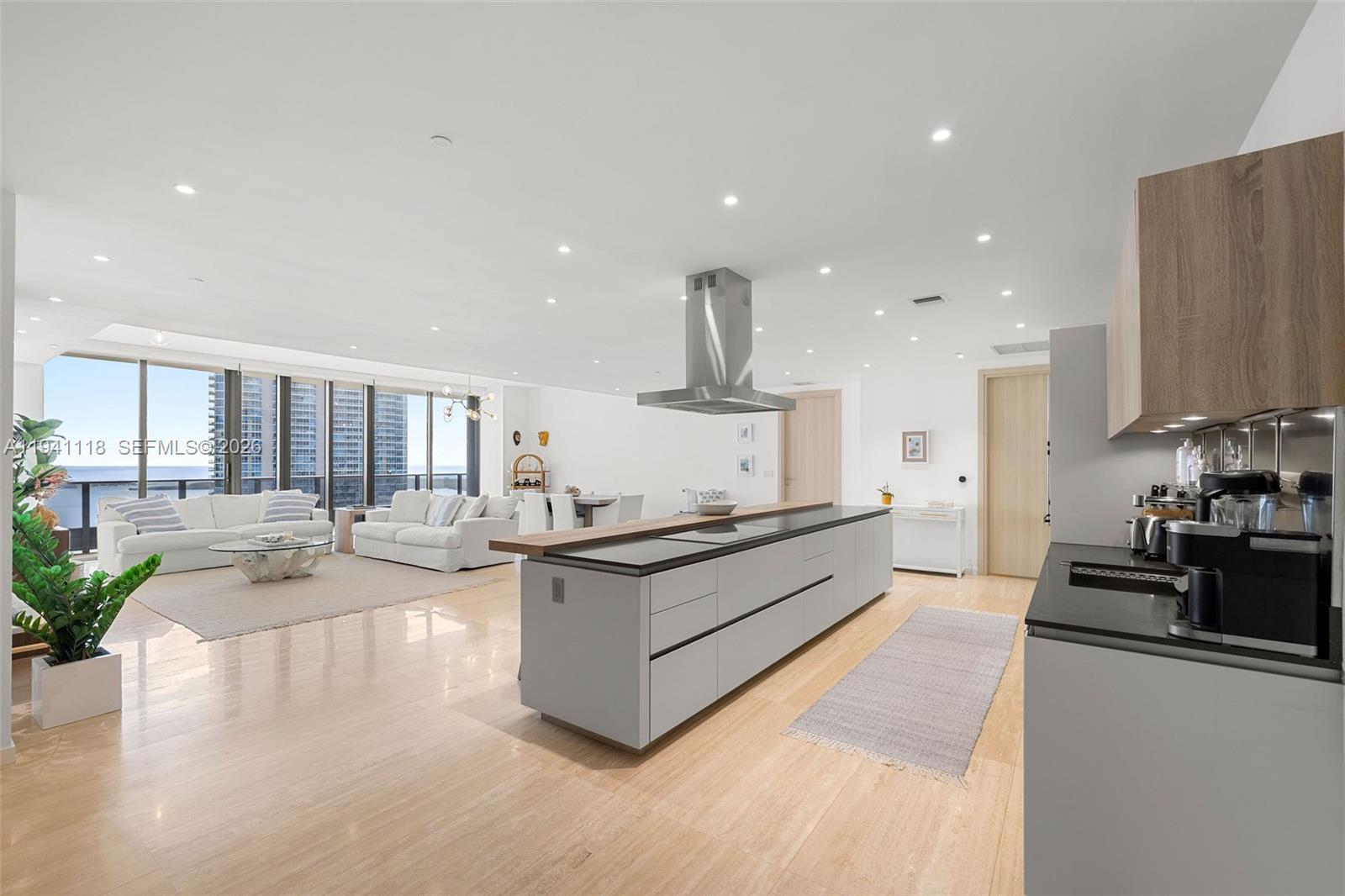 1000 Brickell Plz #PH5403 Miami, FL 33131