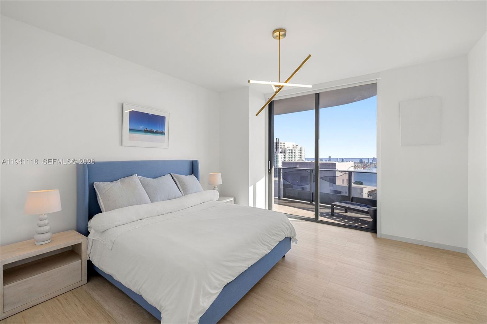 1000 Brickell Plz #PH5403 Miami, FL 33131