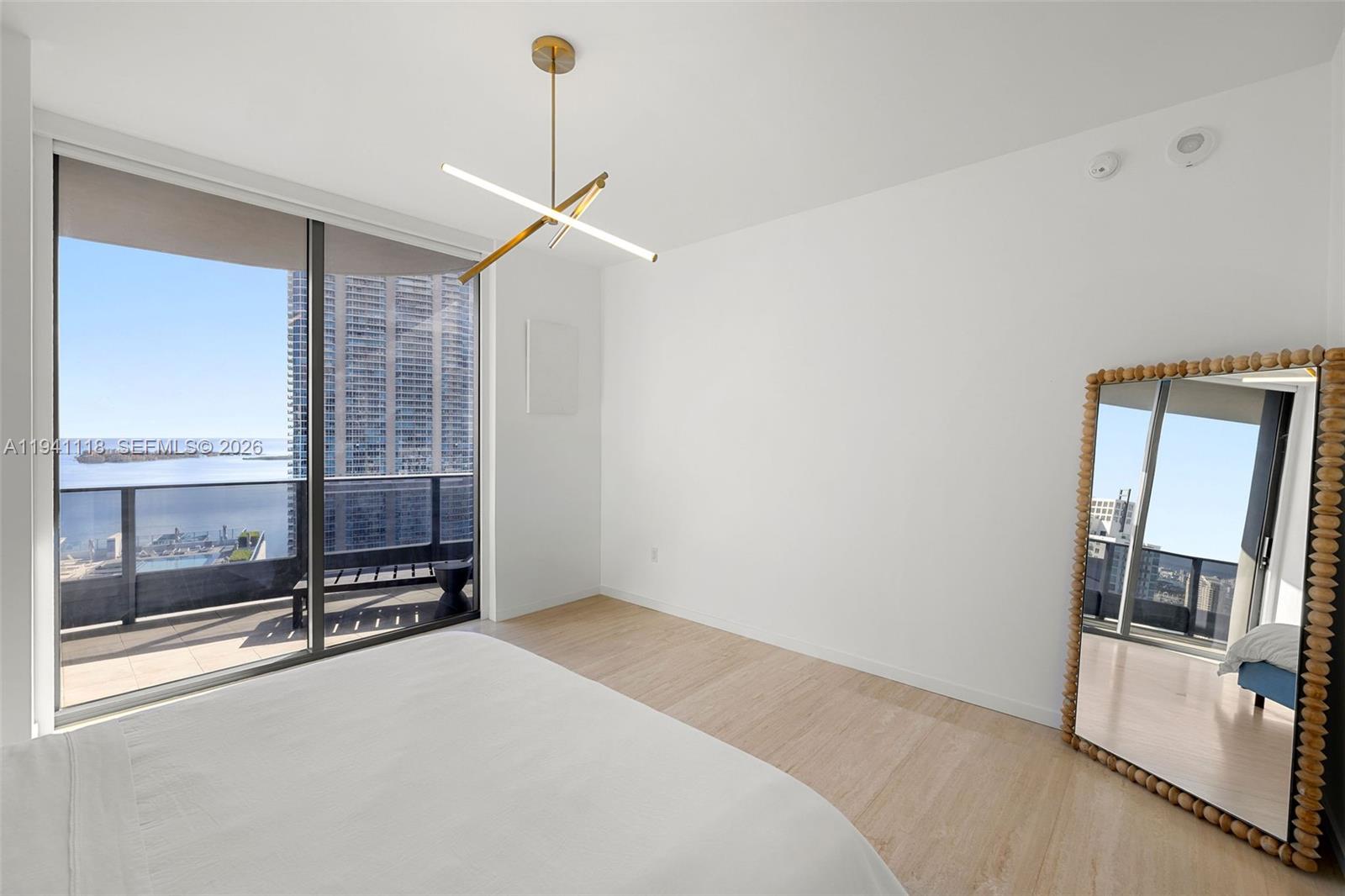 1000 Brickell Plz #PH5403 Miami, FL 33131