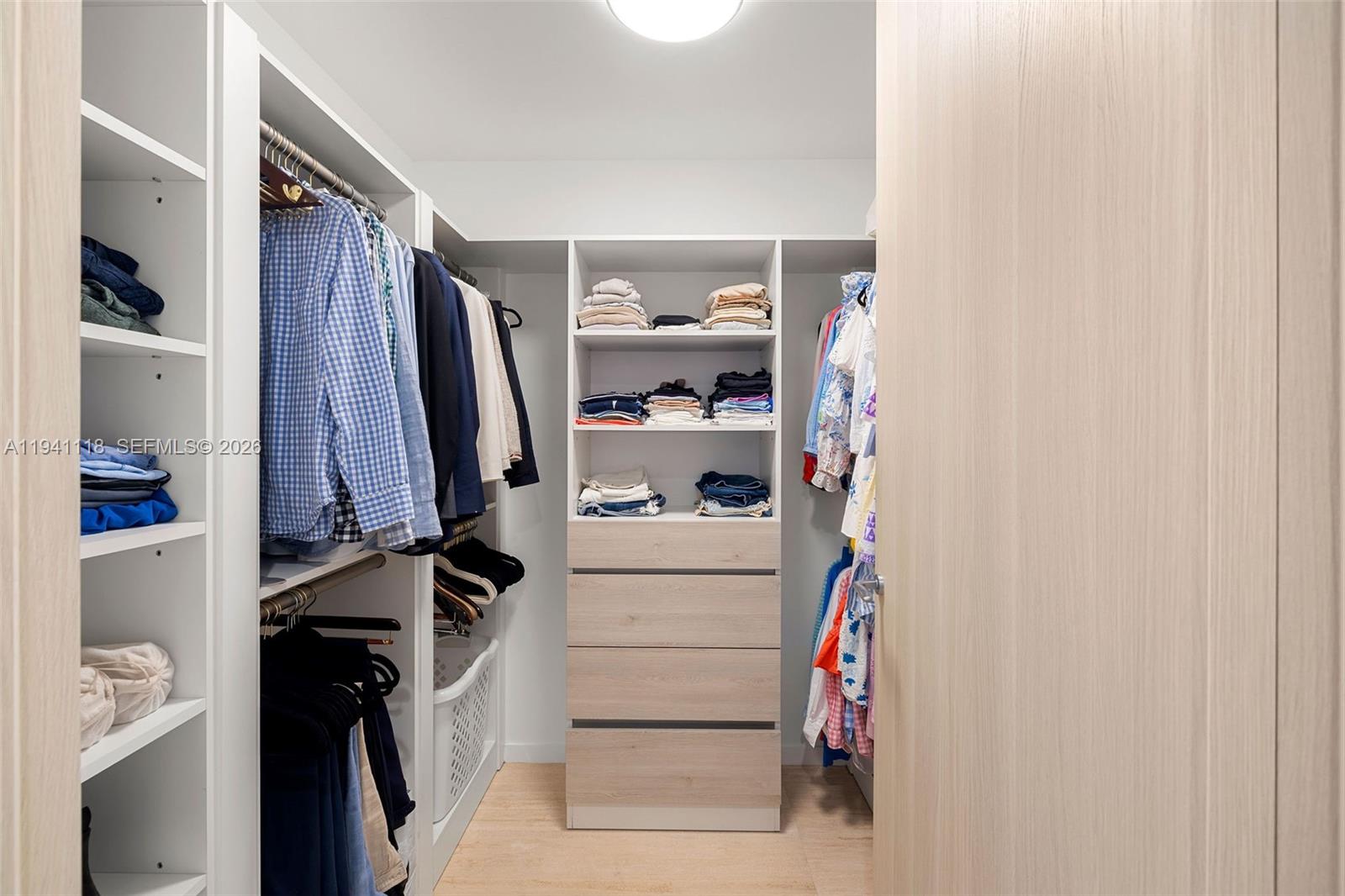 1000 Brickell Plz #PH5403 Miami, FL 33131