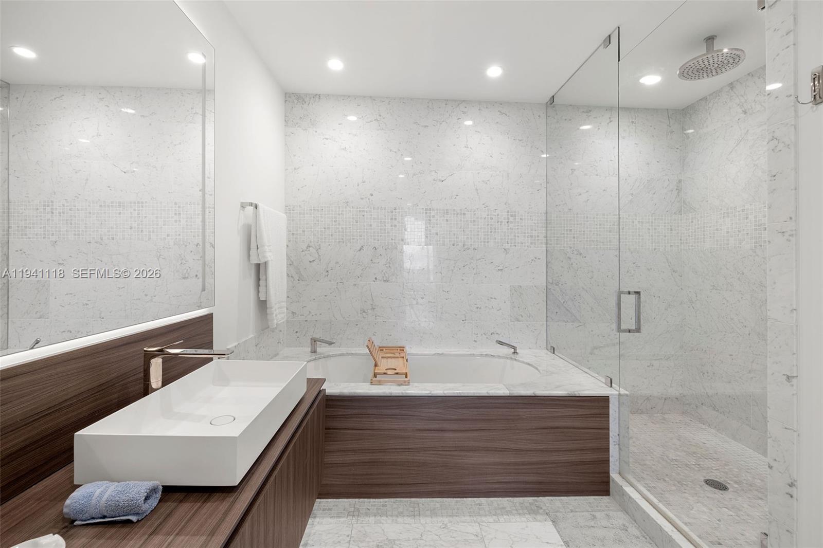 1000 Brickell Plz #PH5403 Miami, FL 33131