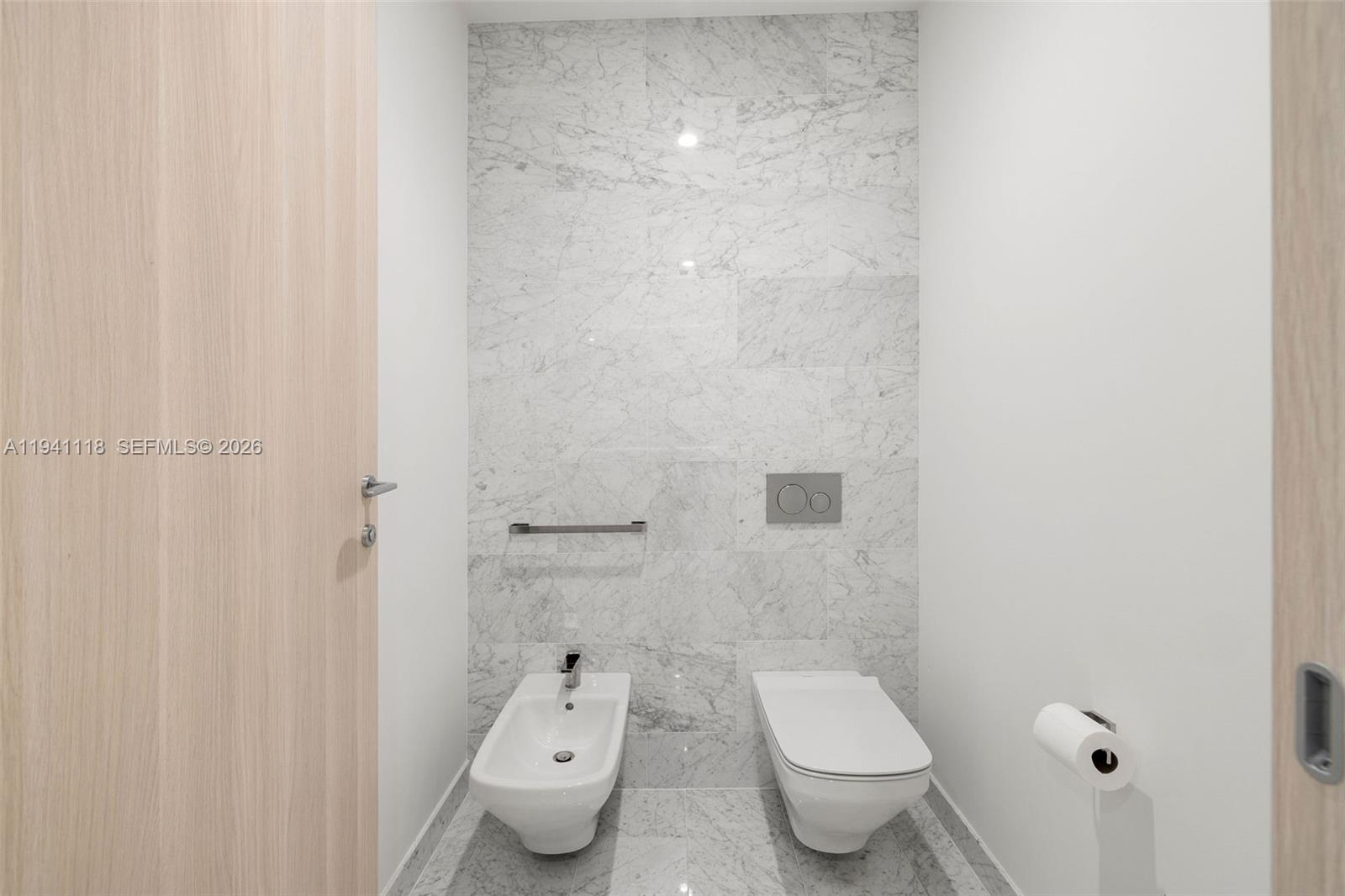 1000 Brickell Plz #PH5403 Miami, FL 33131