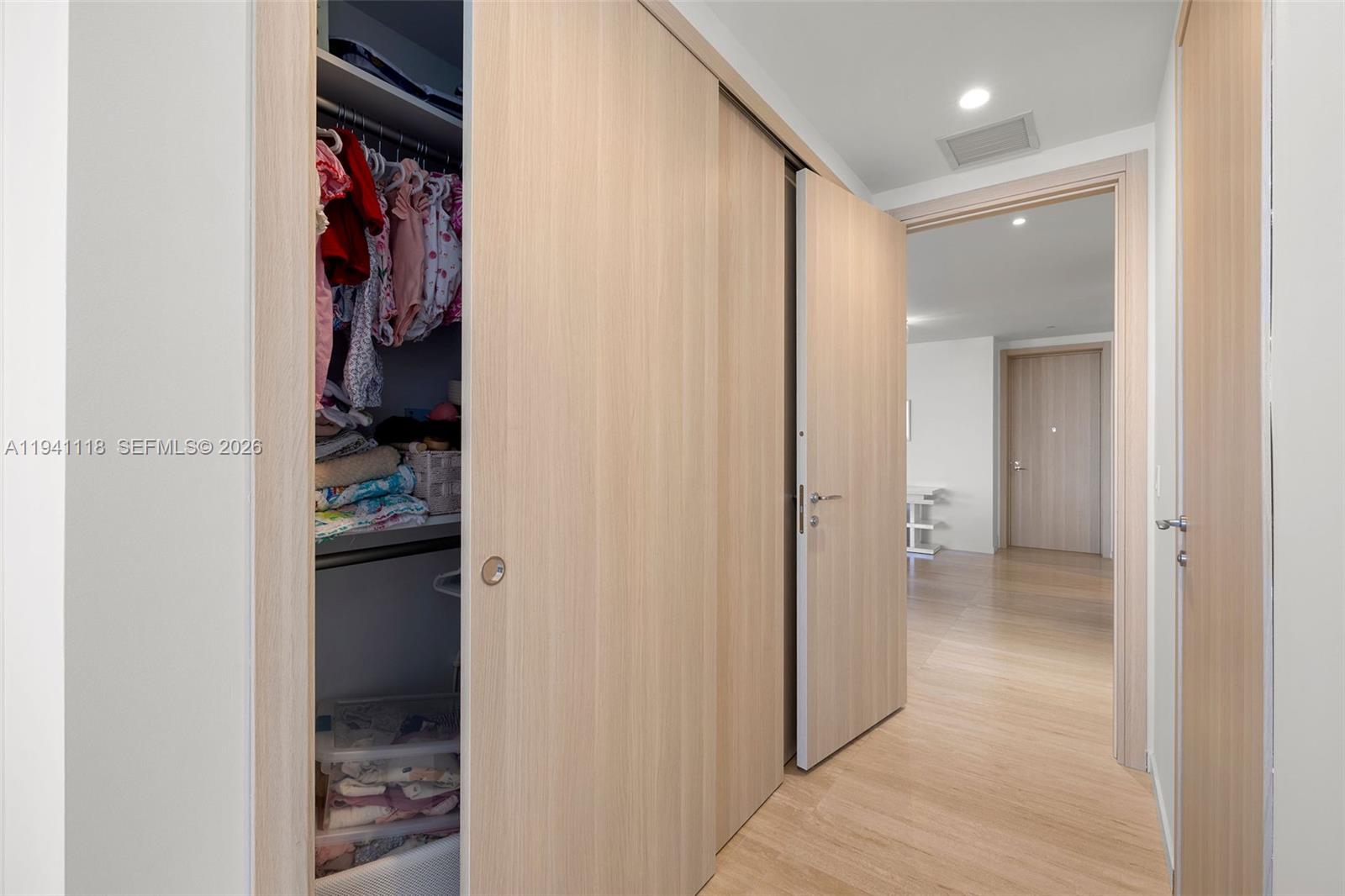 1000 Brickell Plz #PH5403 Miami, FL 33131