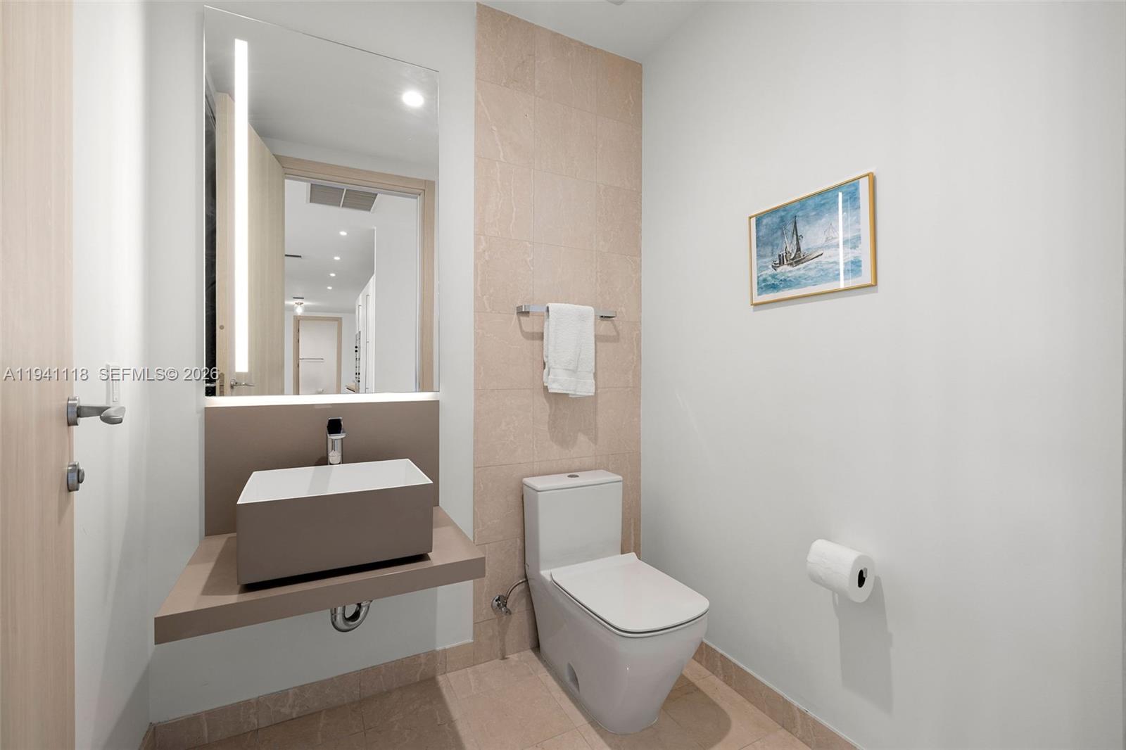 1000 Brickell Plz #PH5403 Miami, FL 33131