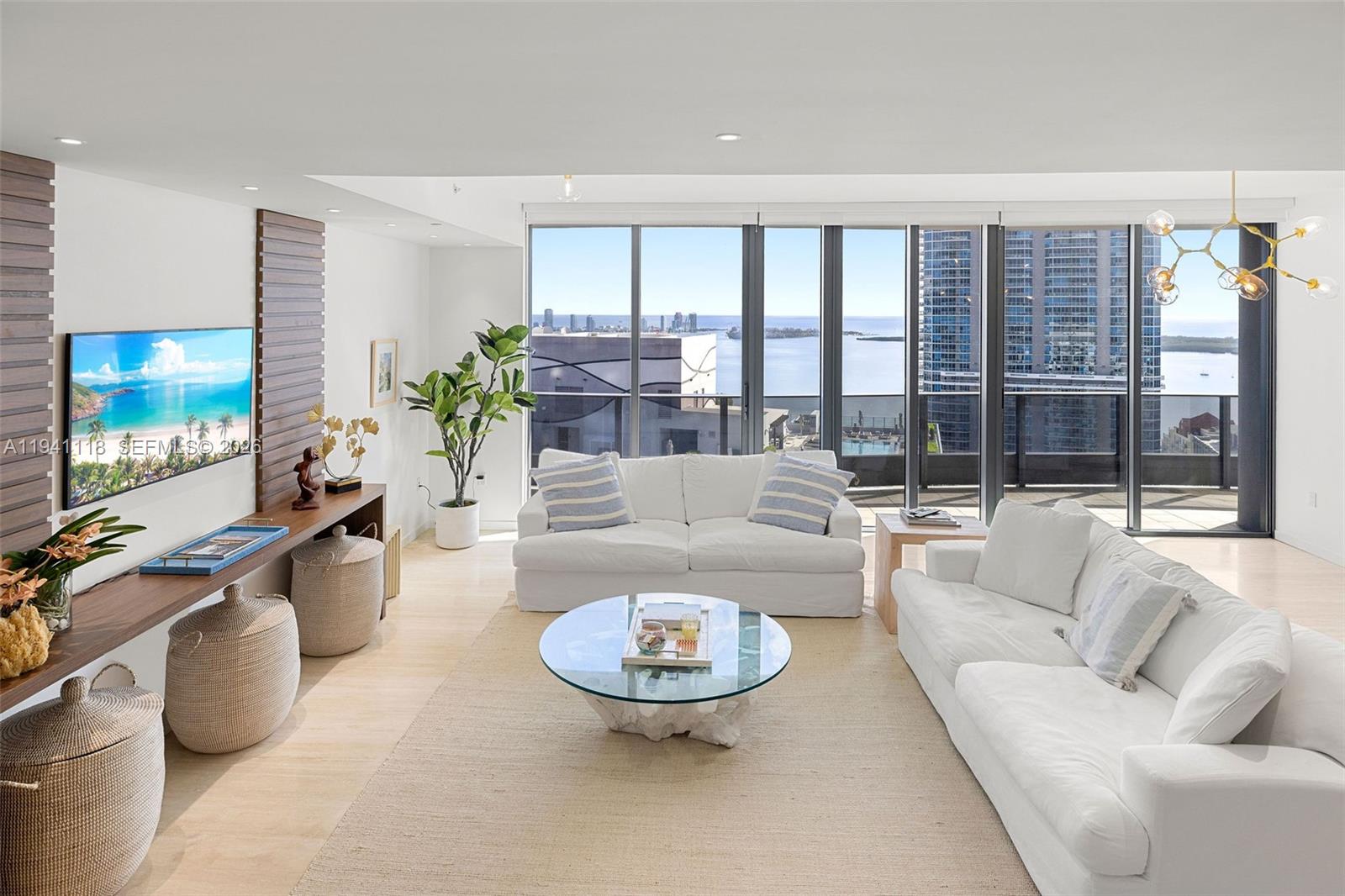 1000 Brickell Plz #PH5403 Miami, FL 33131