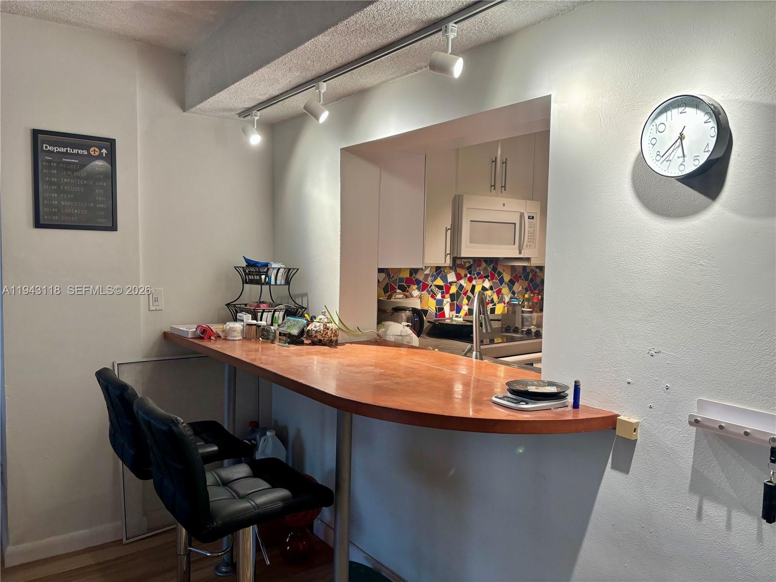 3660 NE 166th St #415 North Miami Beach, FL 33160