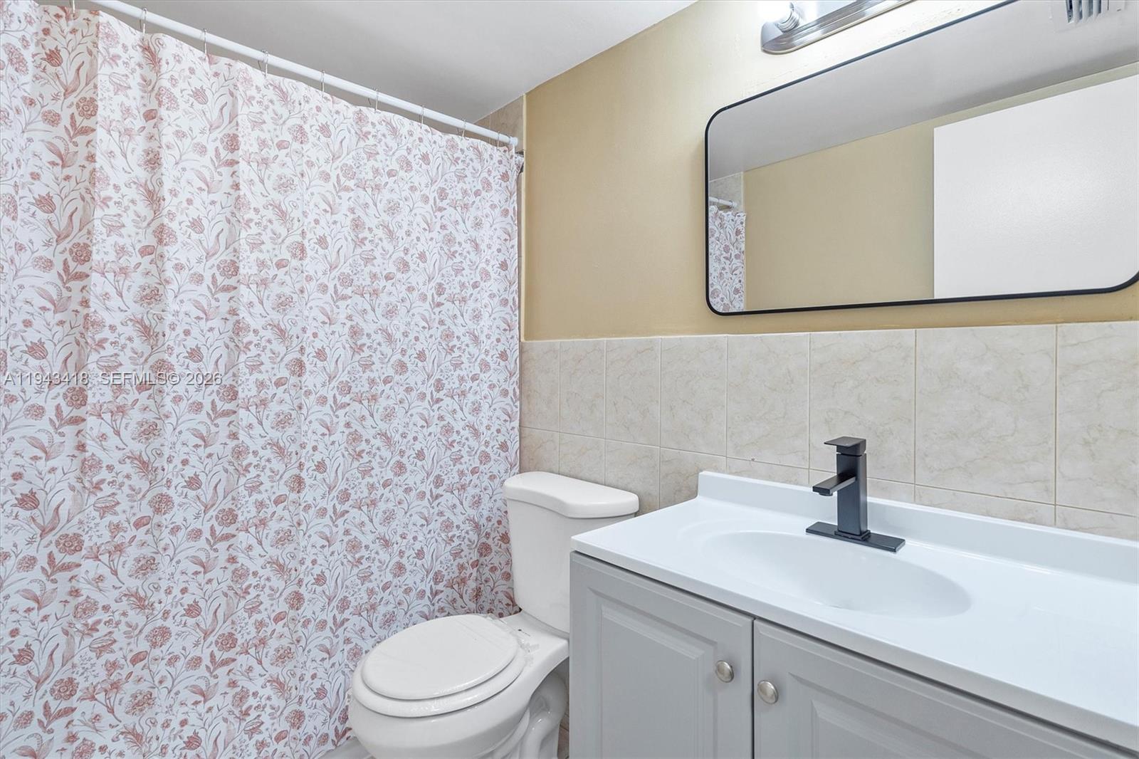 1715 N 16th Ave #306 Hollywood, FL 33020