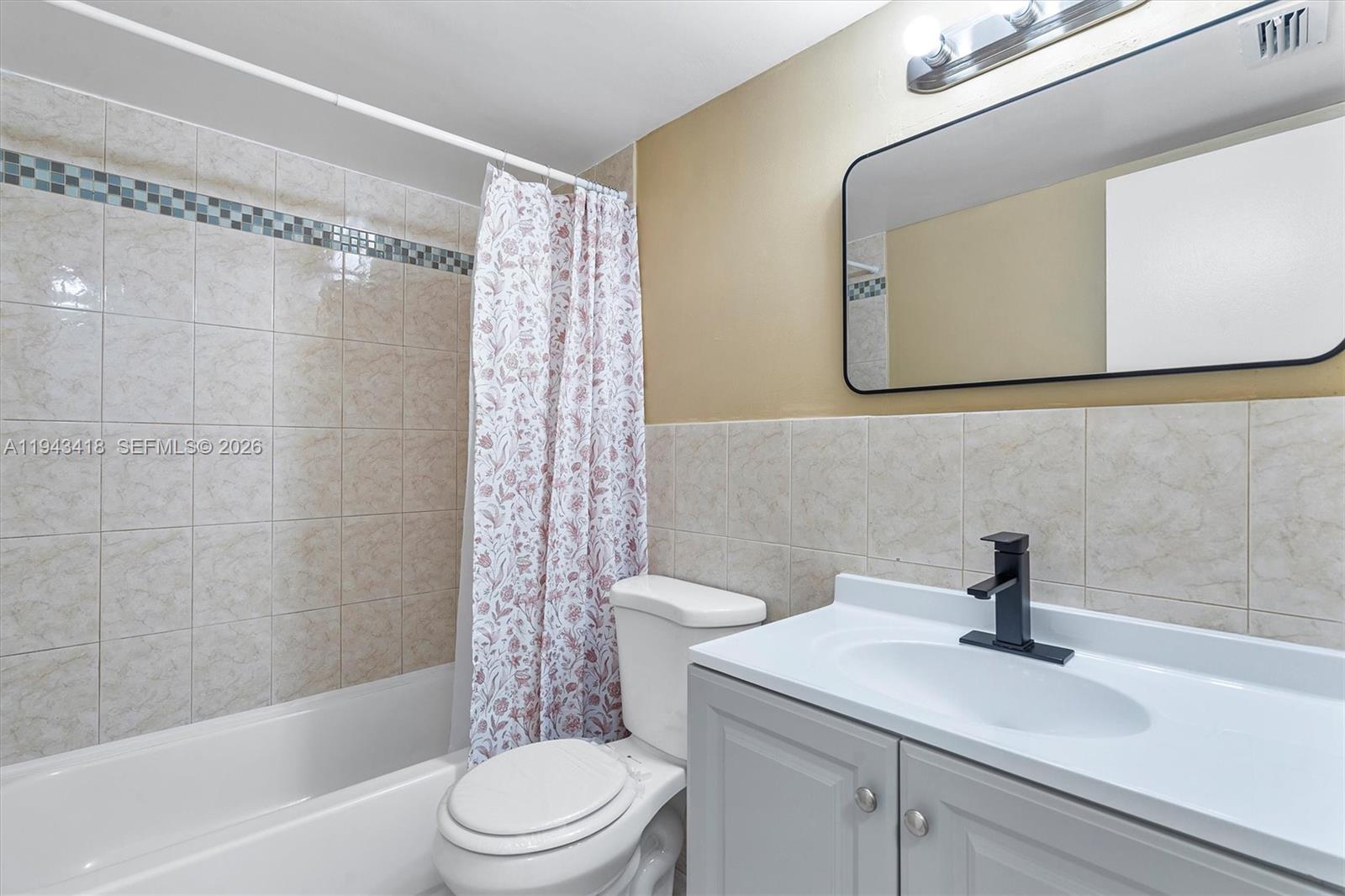 1715 N 16th Ave #306 Hollywood, FL 33020