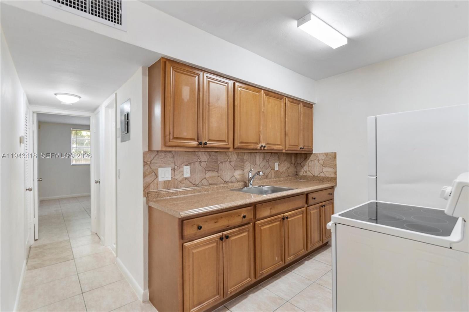 1715 N 16th Ave #306 Hollywood, FL 33020