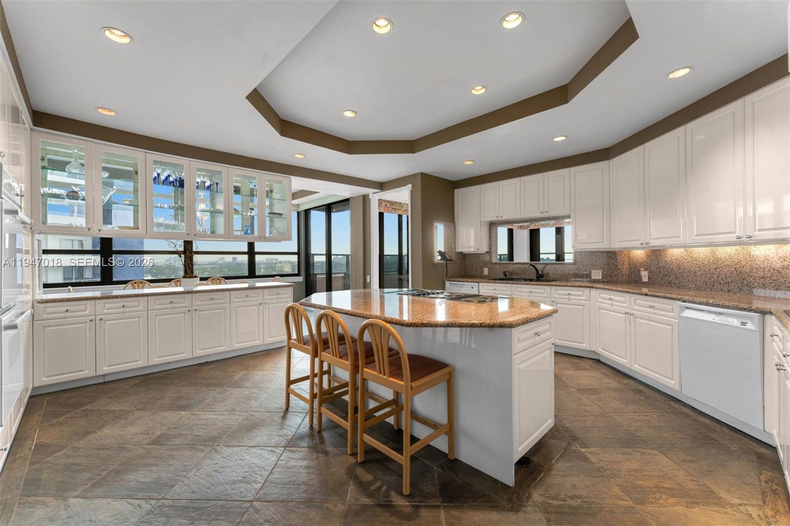 5225 Collins Ave #PH8 Miami Beach, FL 33140