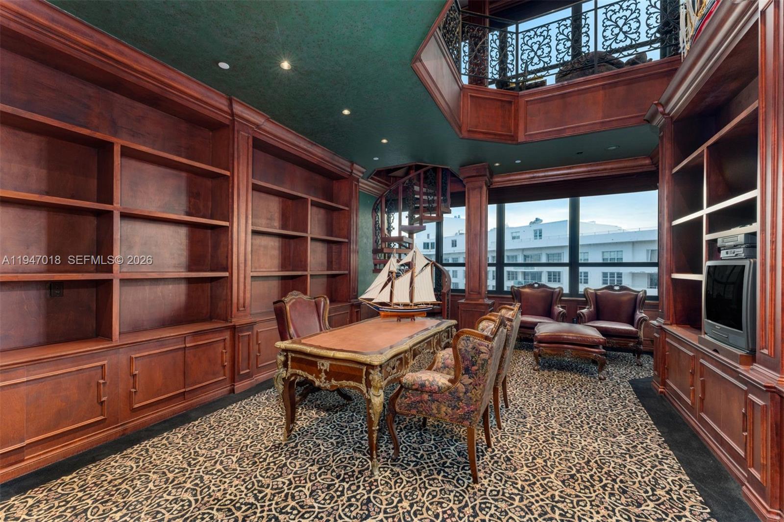 5225 Collins Ave #PH8 Miami Beach, FL 33140