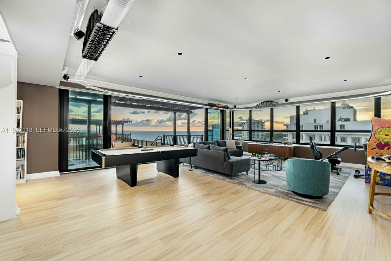 5225 Collins Ave #PH8 Miami Beach, FL 33140