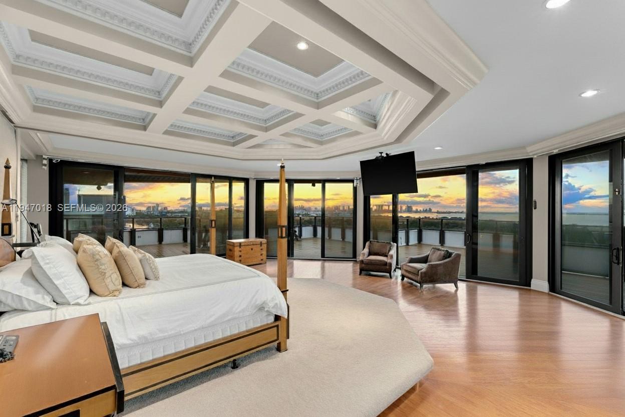 5225 Collins Ave #PH8 Miami Beach, FL 33140