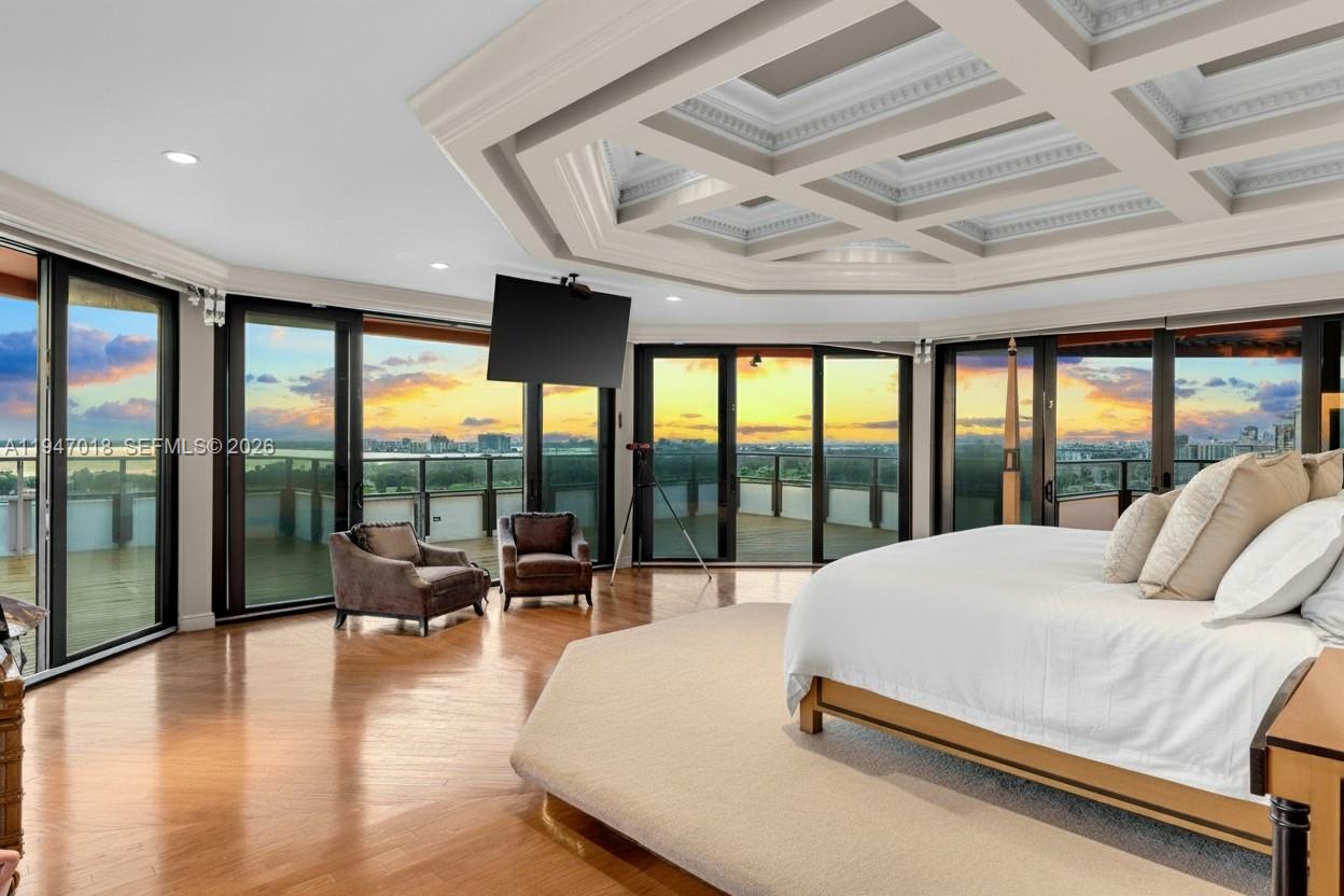 5225 Collins Ave #PH8 Miami Beach, FL 33140