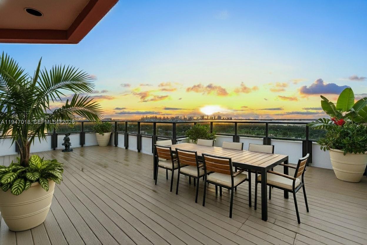 5225 Collins Ave #PH8 Miami Beach, FL 33140