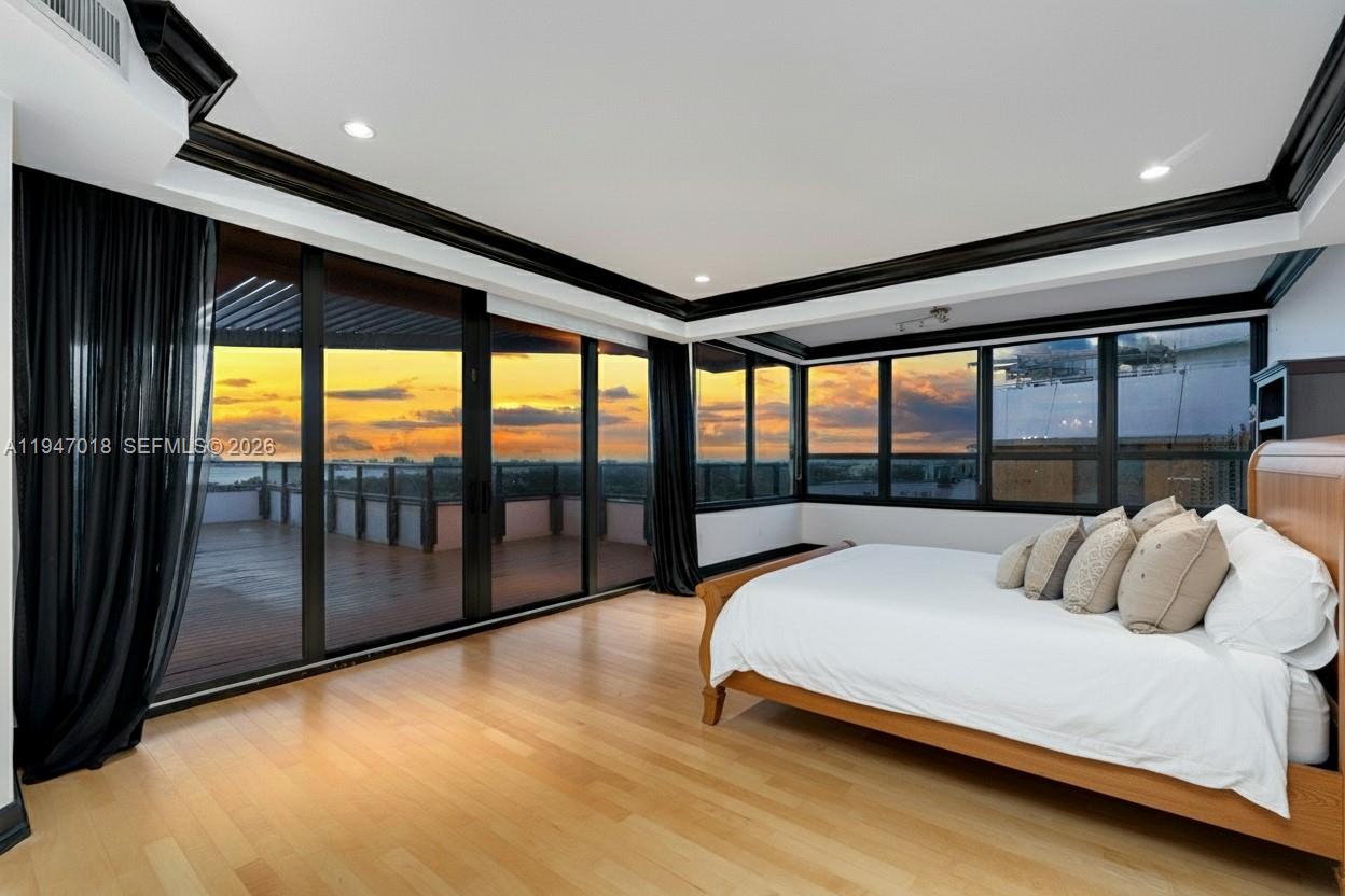 5225 Collins Ave #PH8 Miami Beach, FL 33140