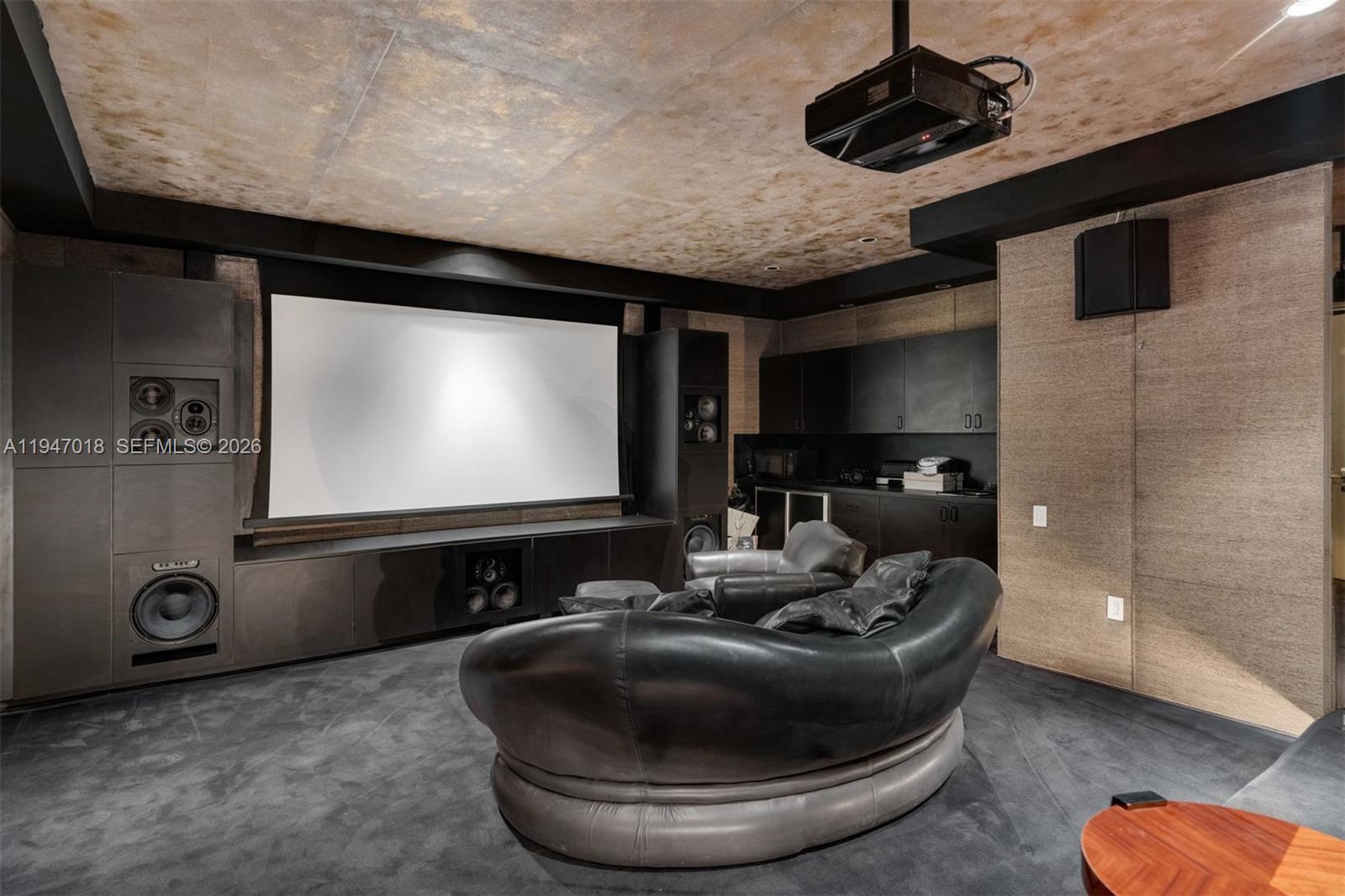 5225 Collins Ave #PH8 Miami Beach, FL 33140