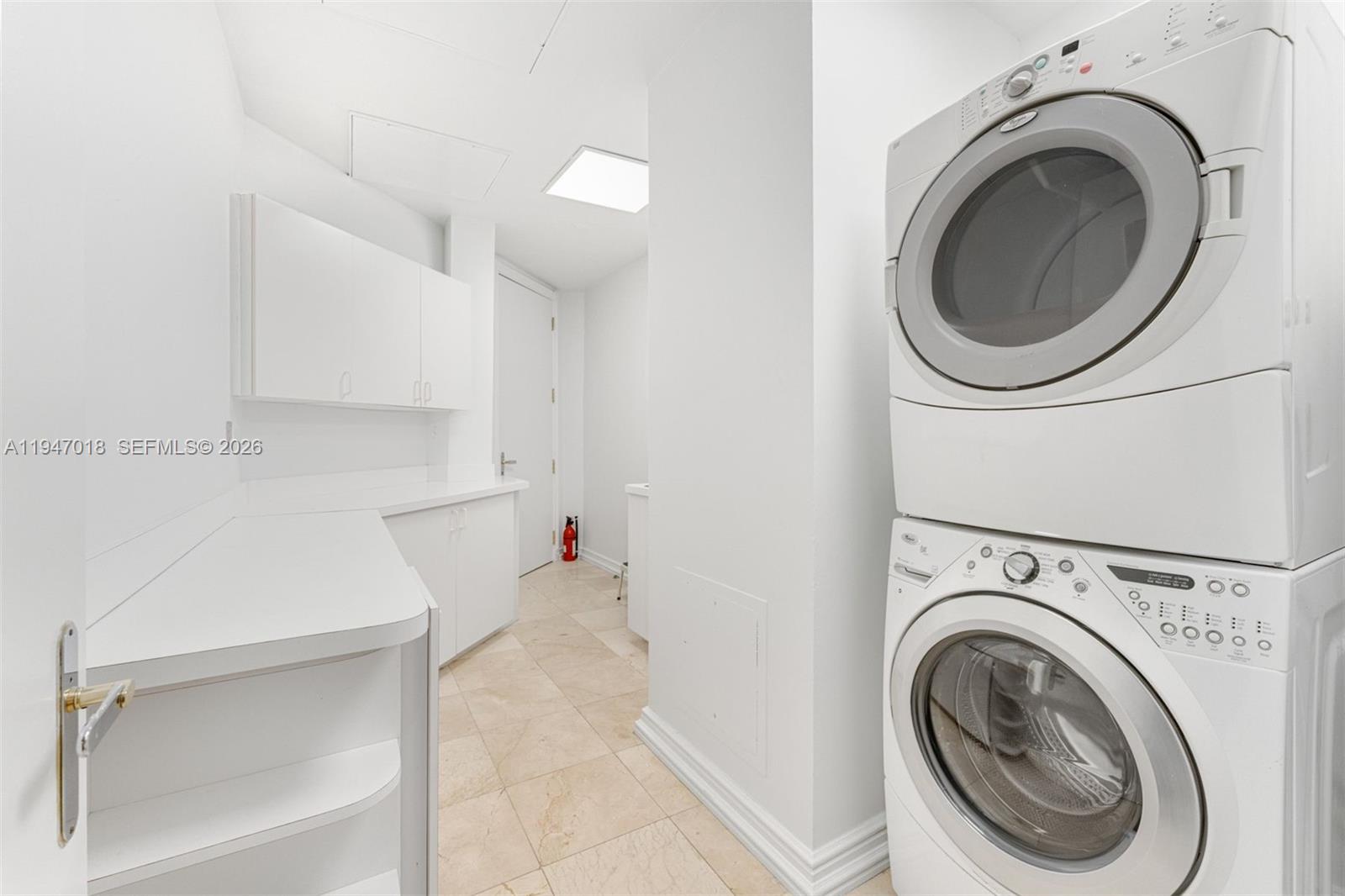 5225 Collins Ave #PH8 Miami Beach, FL 33140