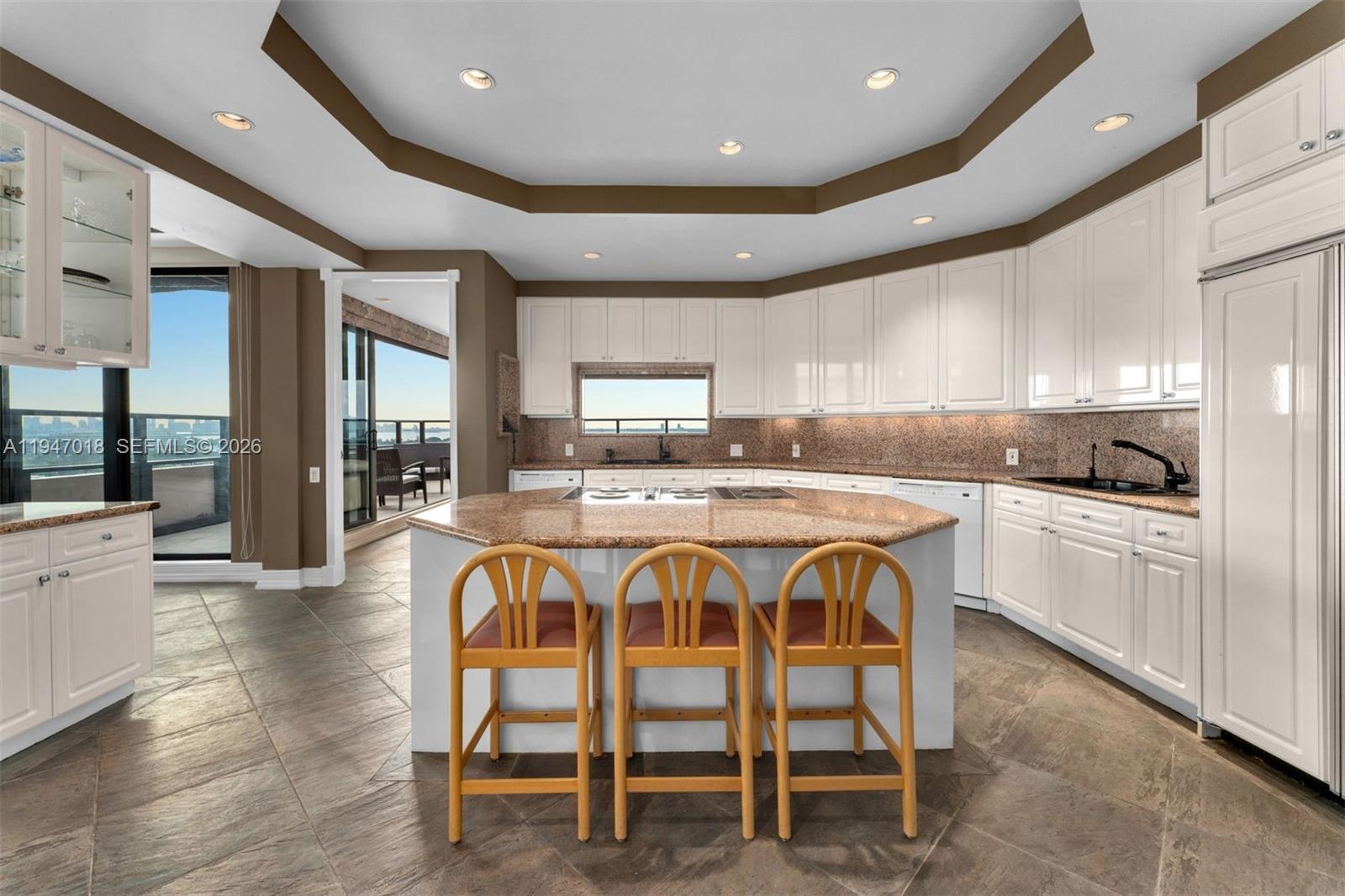 5225 Collins Ave #PH8 Miami Beach, FL 33140