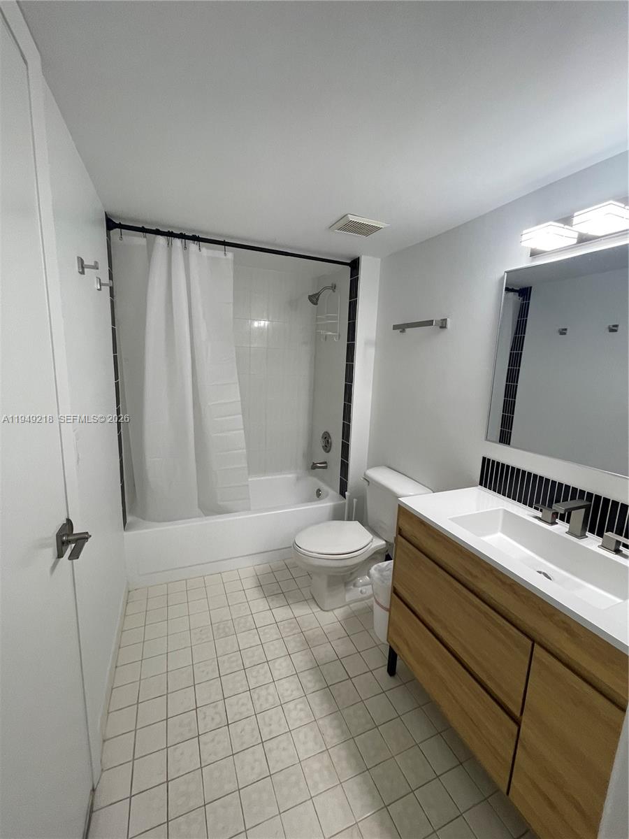 3588 Collins Ave #404 Miami Beach, FL 33140