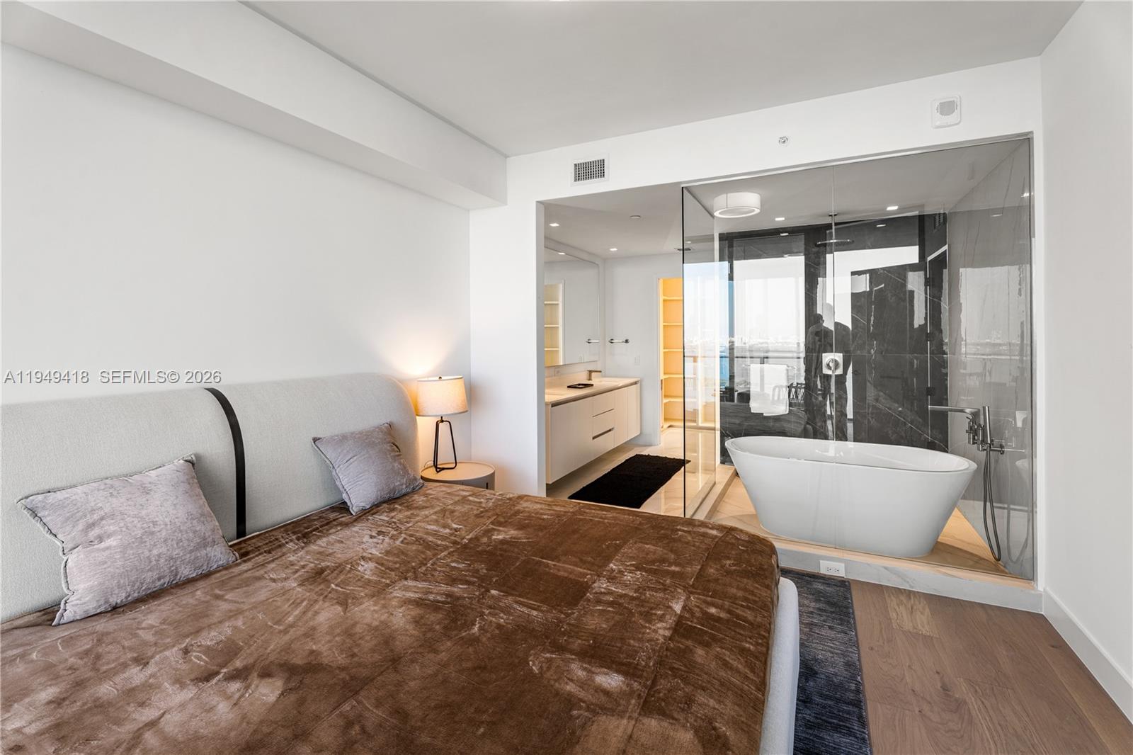 700 NE 24th St #2602 Miami, FL 33137