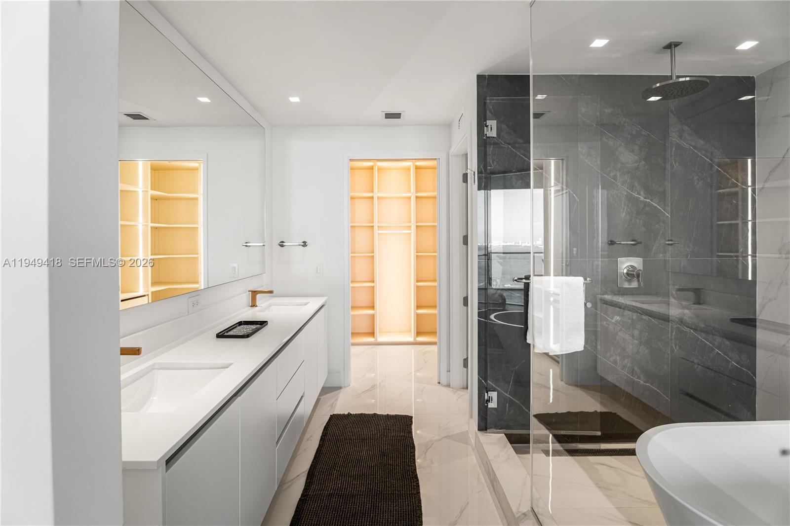 700 NE 24th St #2602 Miami, FL 33137