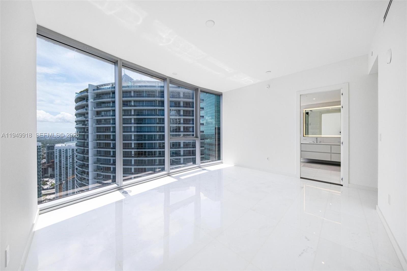 300 Biscayne Blvd Way #4507W Miami, FL 33131