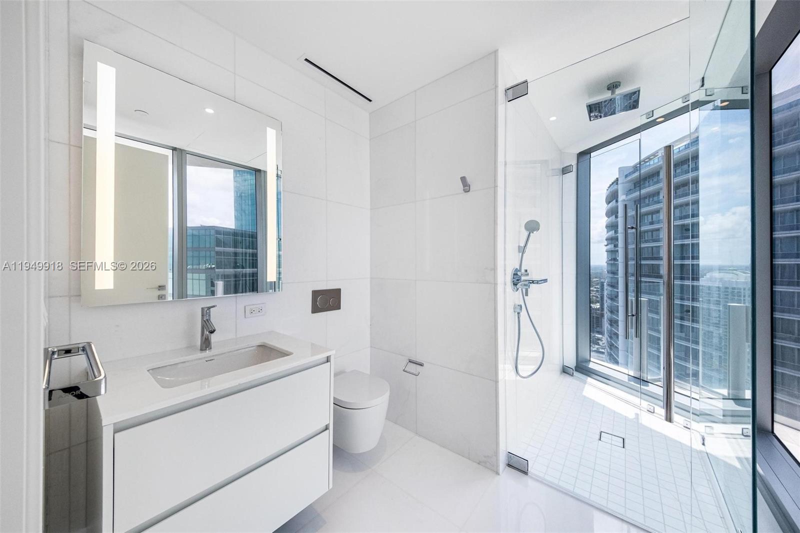 300 Biscayne Blvd Way #4507W Miami, FL 33131