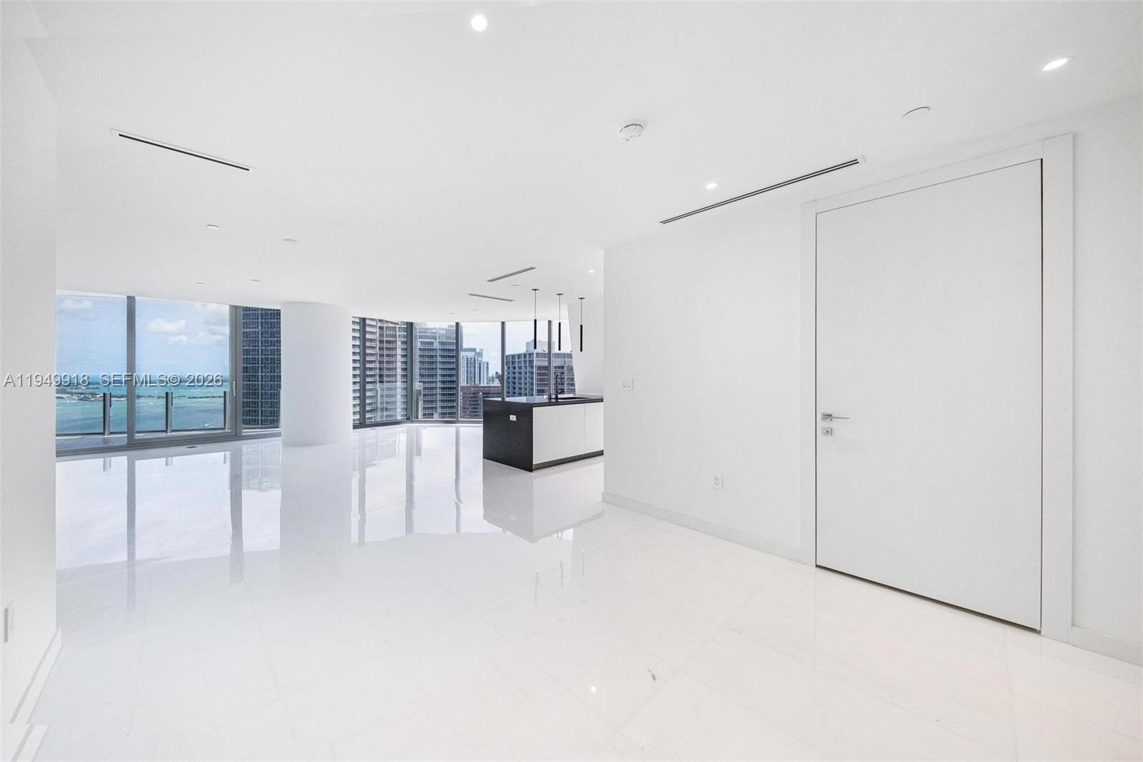 300 Biscayne Blvd Way #4507W Miami, FL 33131