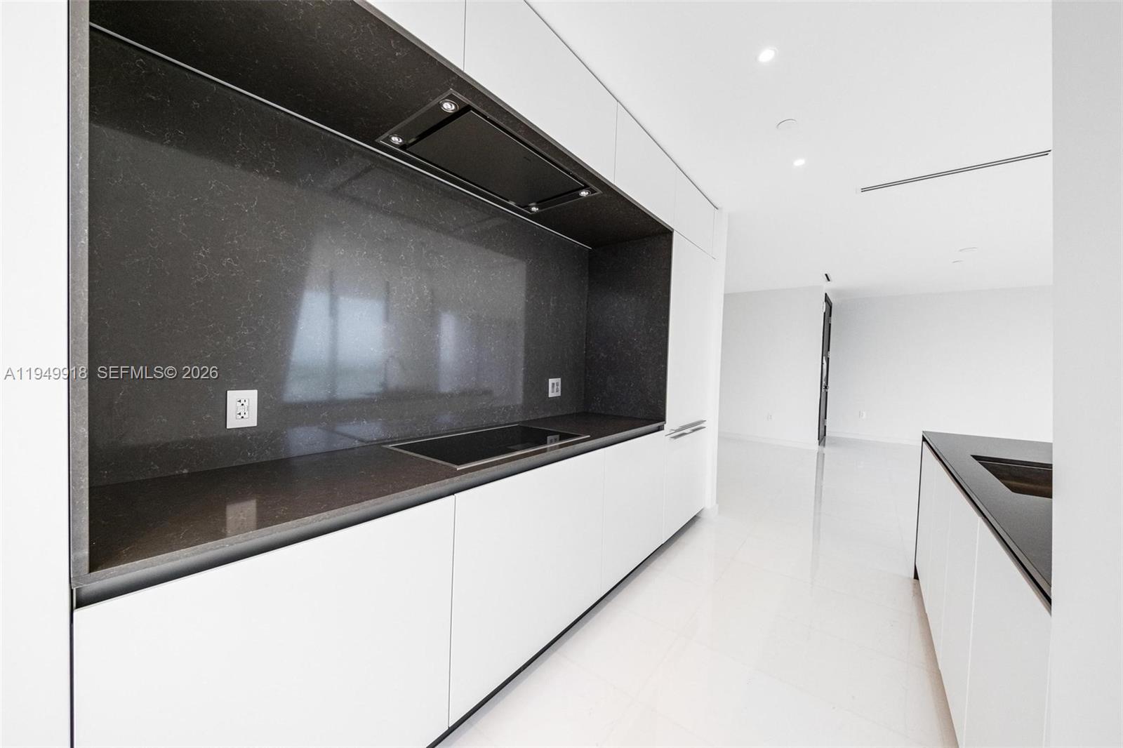 300 Biscayne Blvd Way #4507W Miami, FL 33131