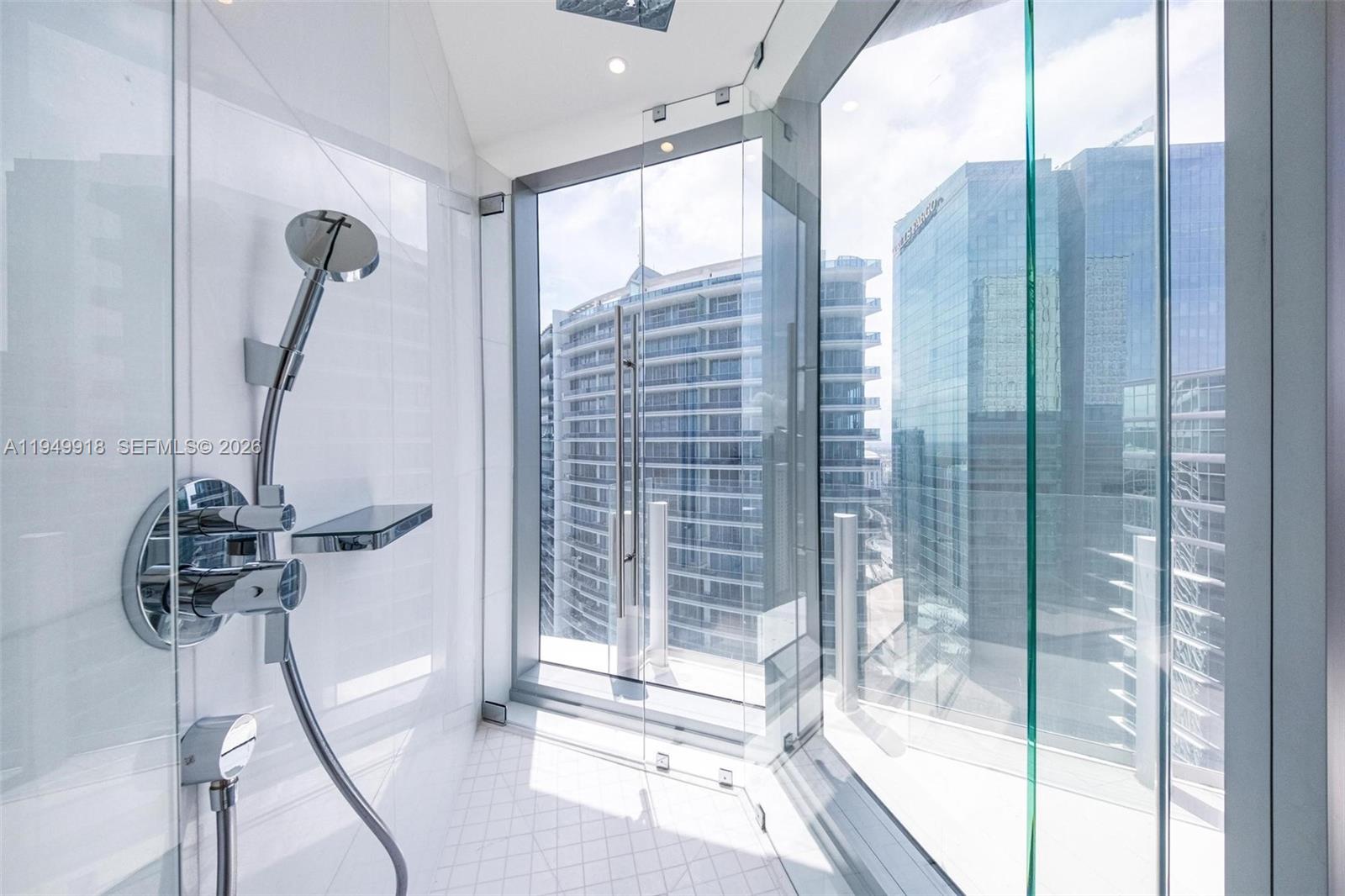 300 Biscayne Blvd Way #4507W Miami, FL 33131