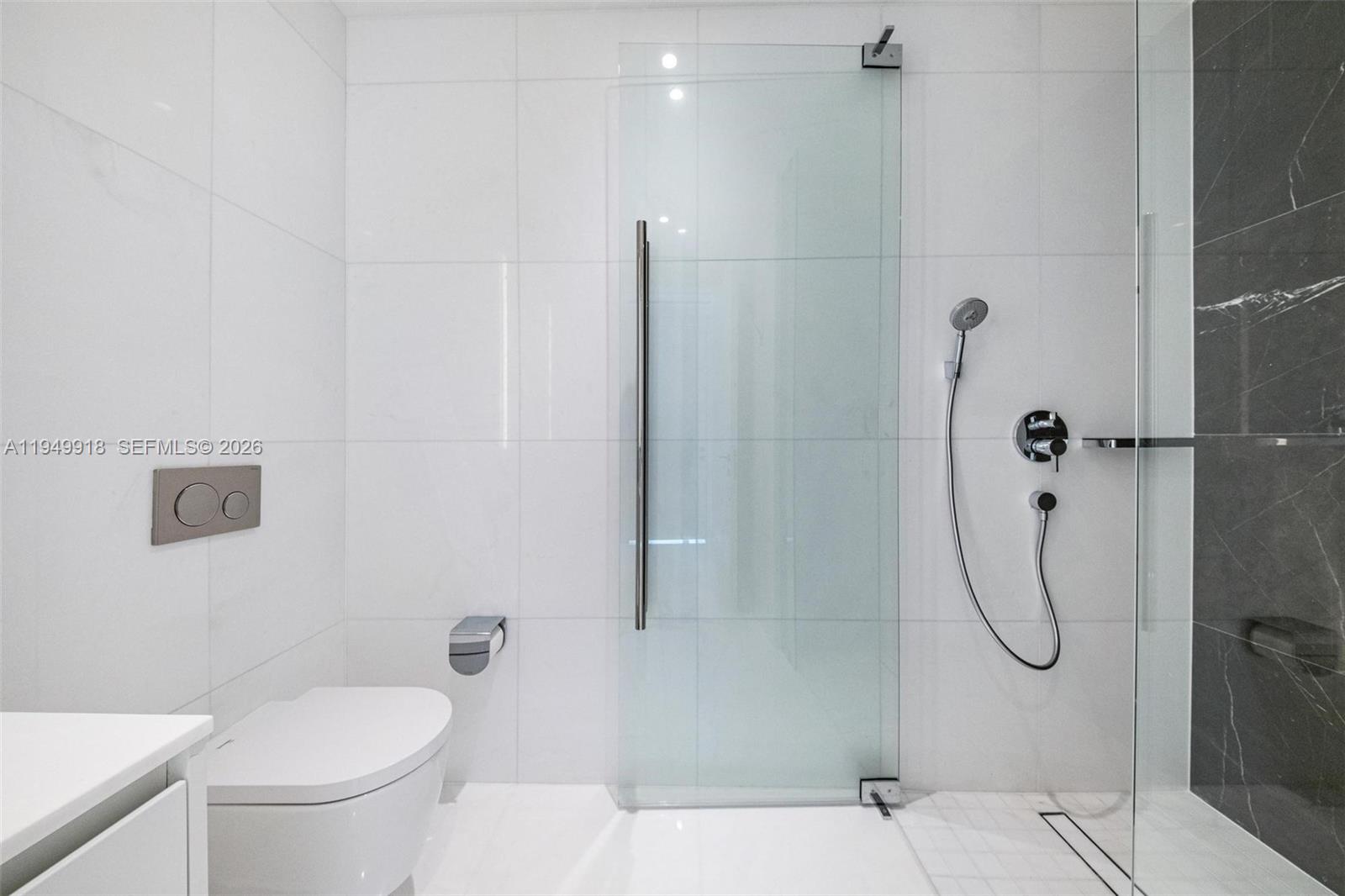 300 Biscayne Blvd Way #4507W Miami, FL 33131