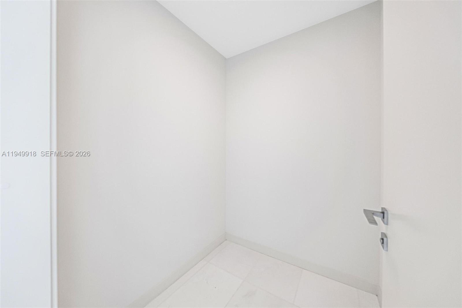 300 Biscayne Blvd Way #4507W Miami, FL 33131