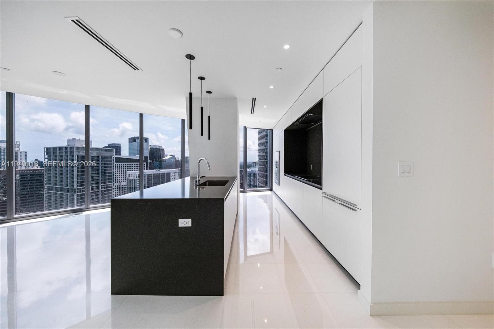 300 Biscayne Blvd Way #4507W Miami, FL 33131