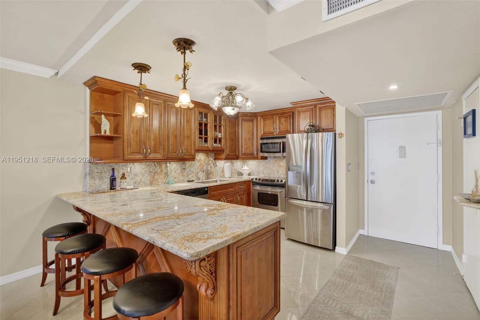 1000 Parkview Dr #806 Hallandale Beach, FL 33009