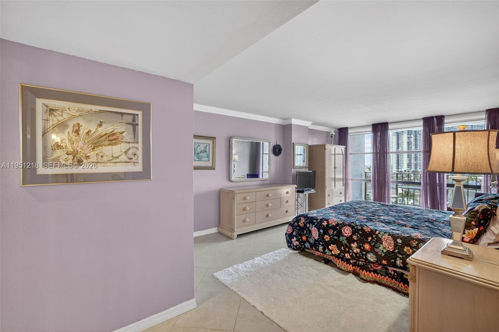 1000 Parkview Dr #806 Hallandale Beach, FL 33009