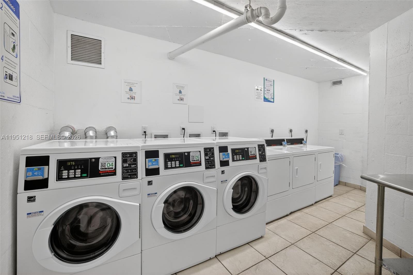 1000 Parkview Dr #806 Hallandale Beach, FL 33009