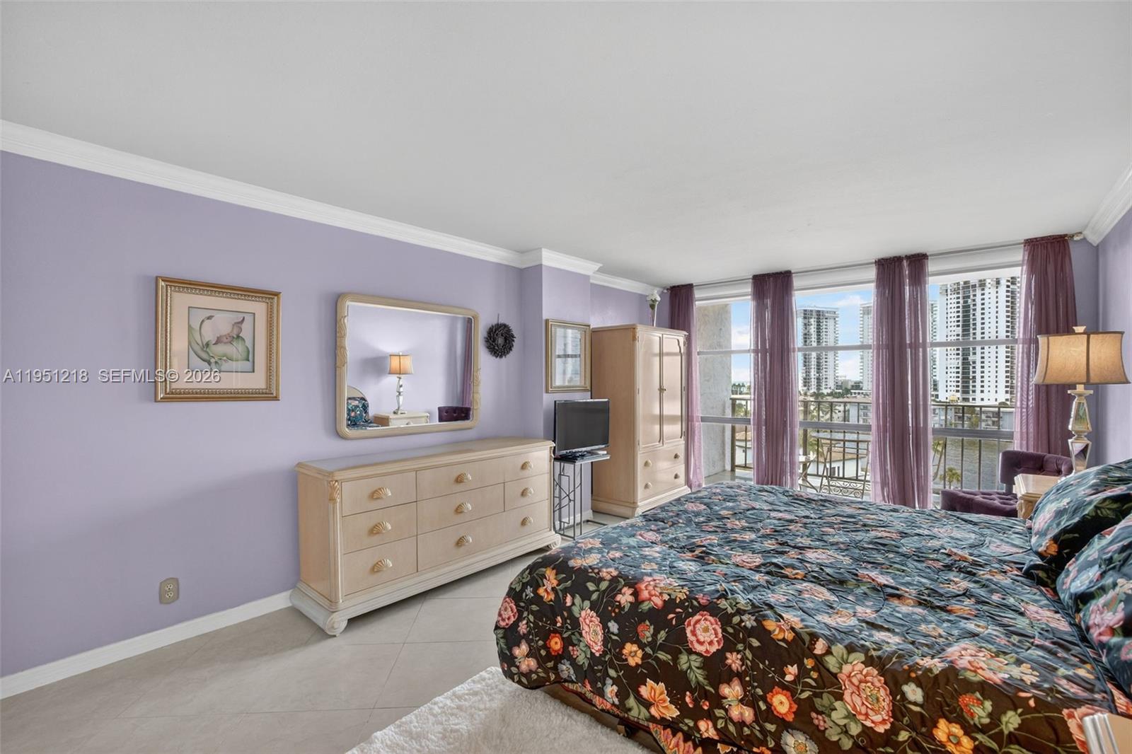 1000 Parkview Dr #806 Hallandale Beach, FL 33009