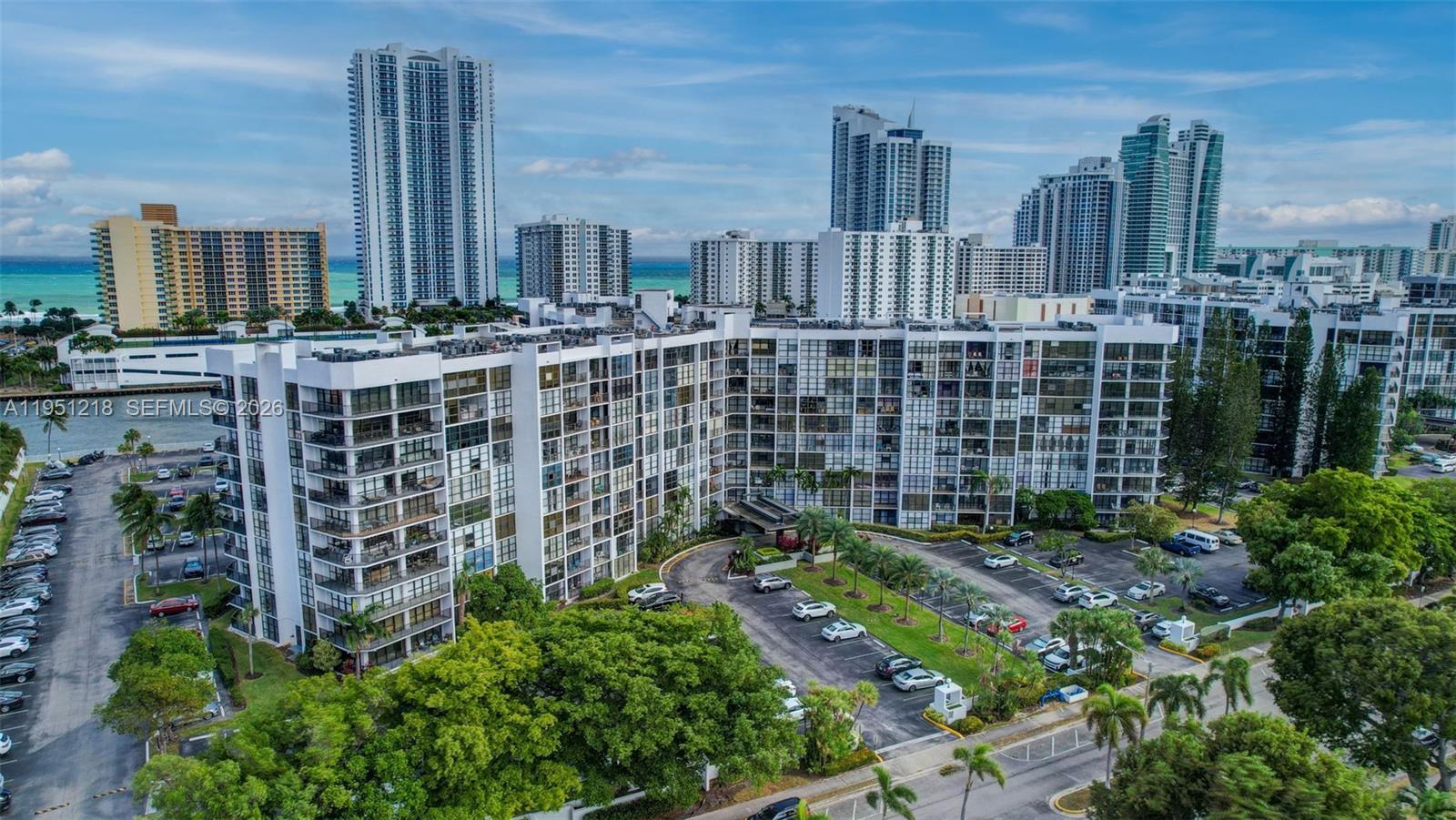 1000 Parkview Dr #806 Hallandale Beach, FL 33009