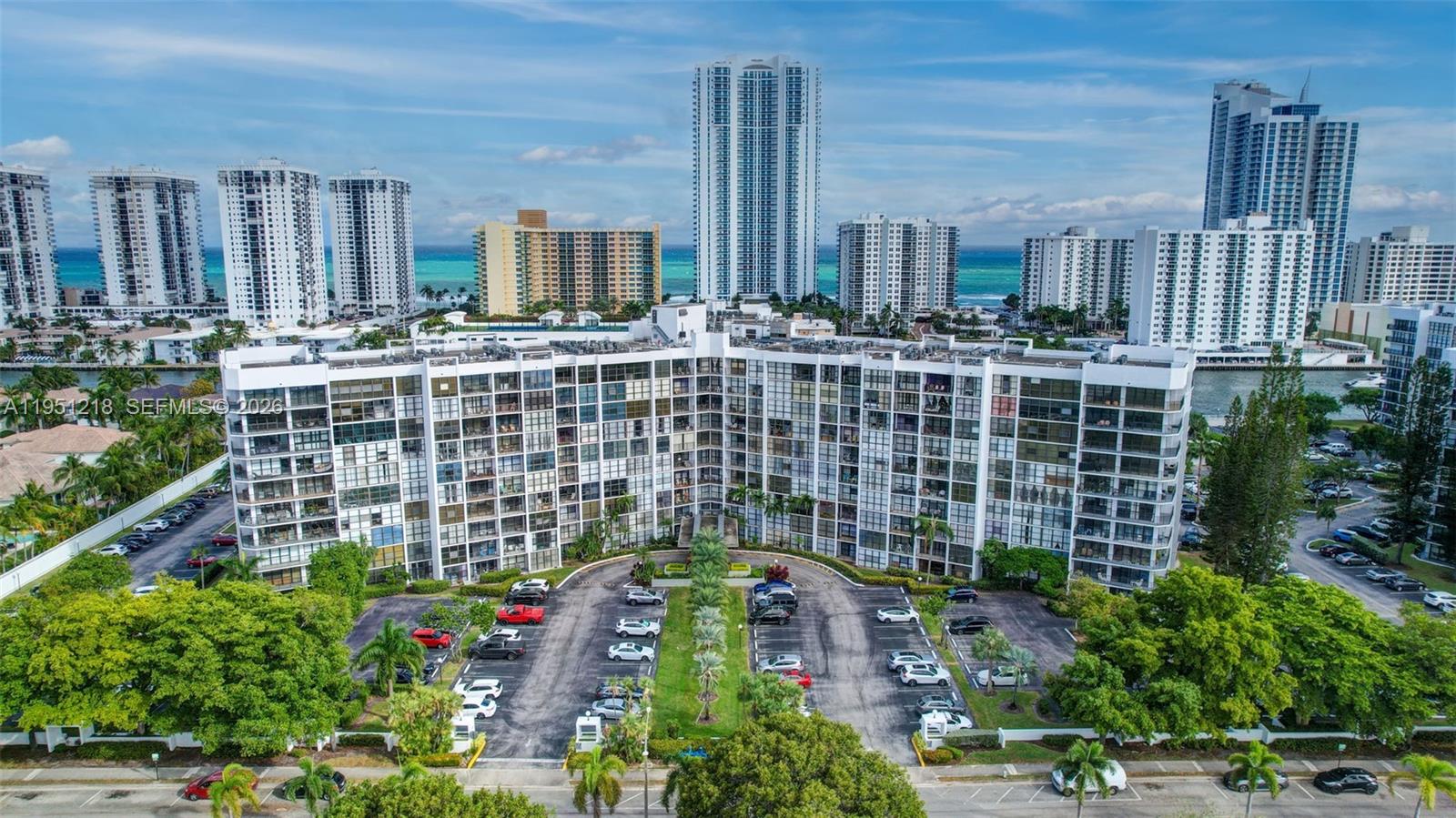 1000 Parkview Dr #806 Hallandale Beach, FL 33009