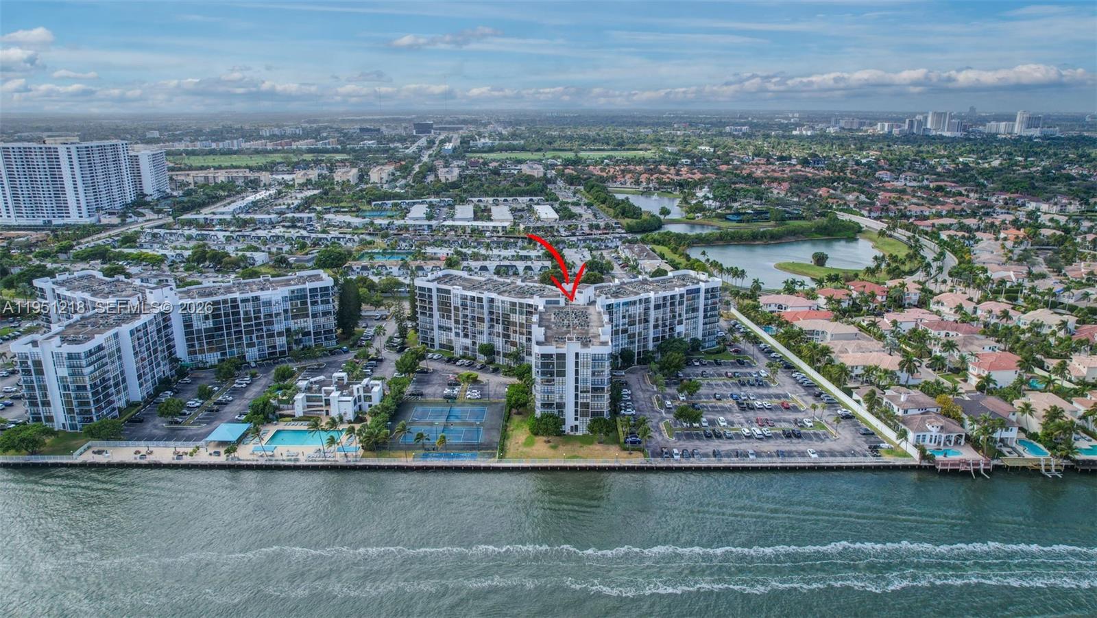 1000 Parkview Dr #806 Hallandale Beach, FL 33009