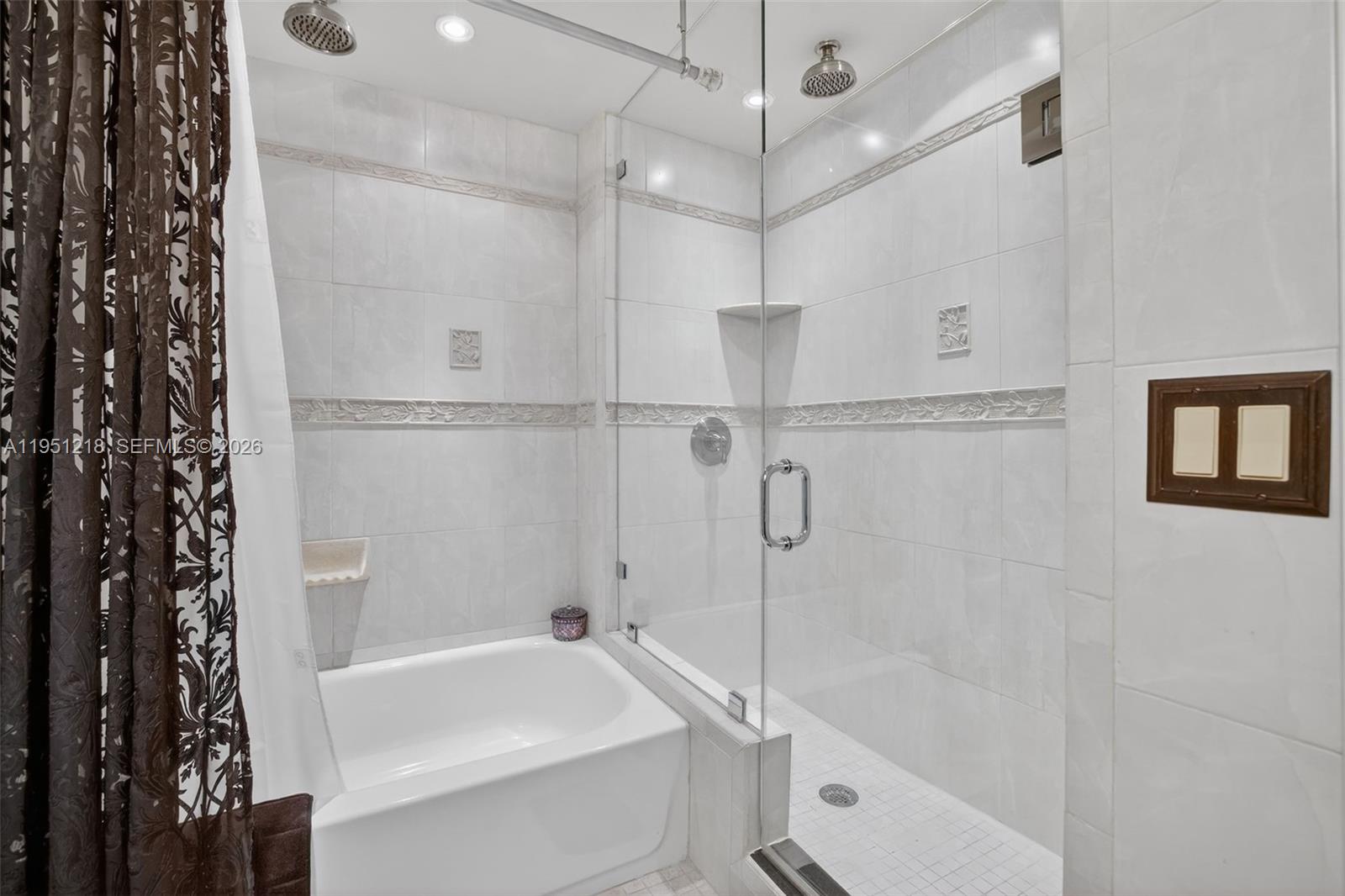 1000 Parkview Dr #806 Hallandale Beach, FL 33009