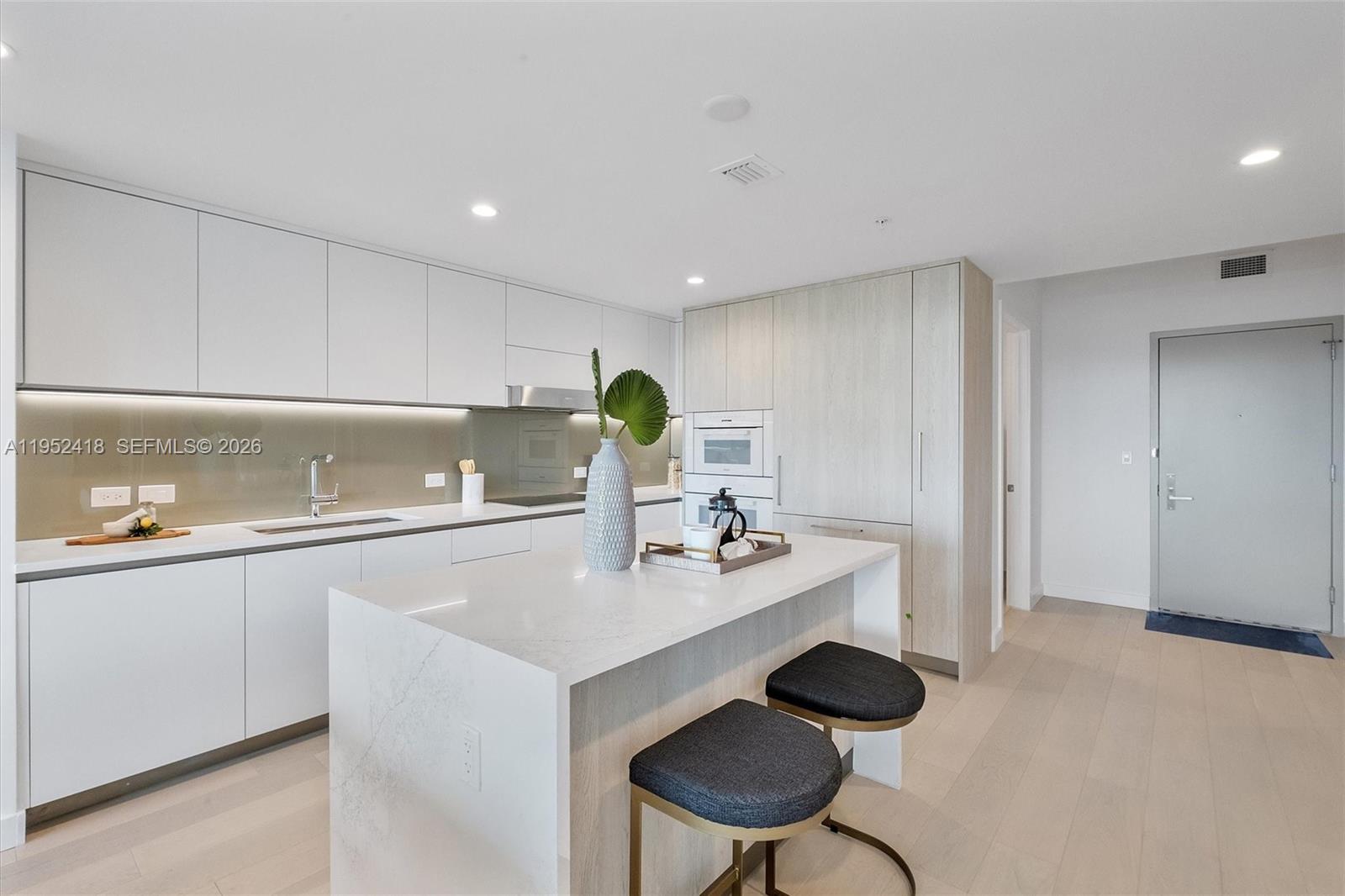 9221 E Bay Hbr #509 Bay Harbor Islands, FL 33154