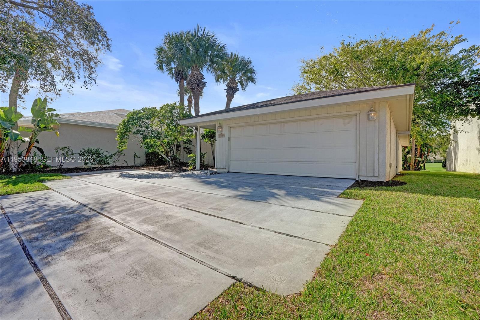 17115 Bay St Jupiter, FL 33477