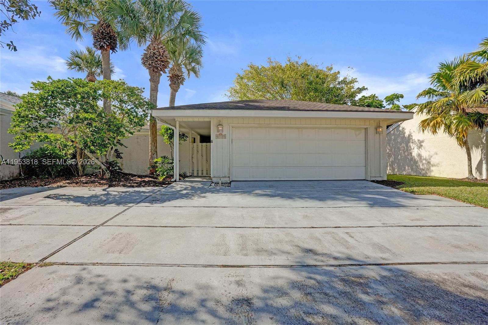 17115 Bay St Jupiter, FL 33477